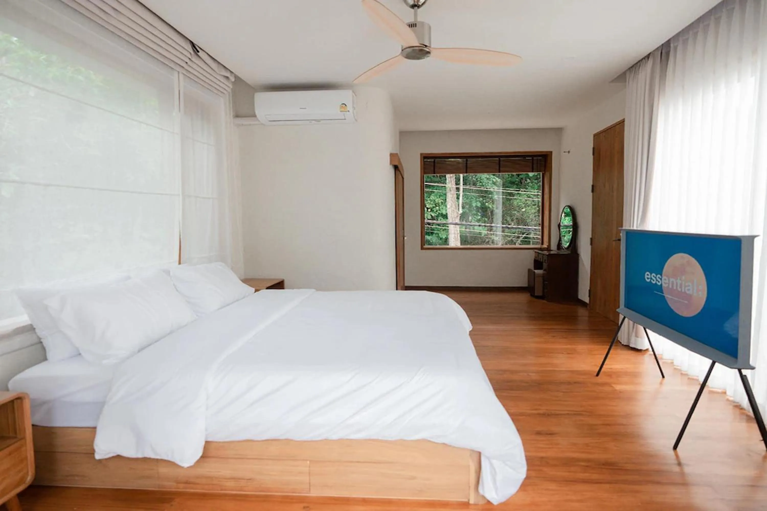 Bed in Taryn Tara Cafe and Stay