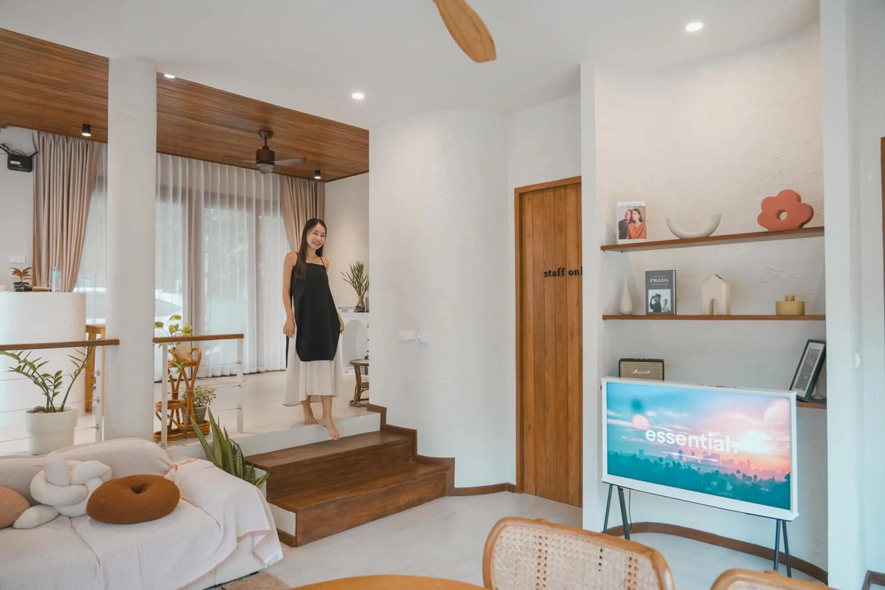 Bedroom, Bed in Taryn Tara Cafe and Stay