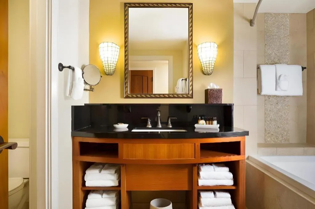 Aulani, A Disney Resort And Spa