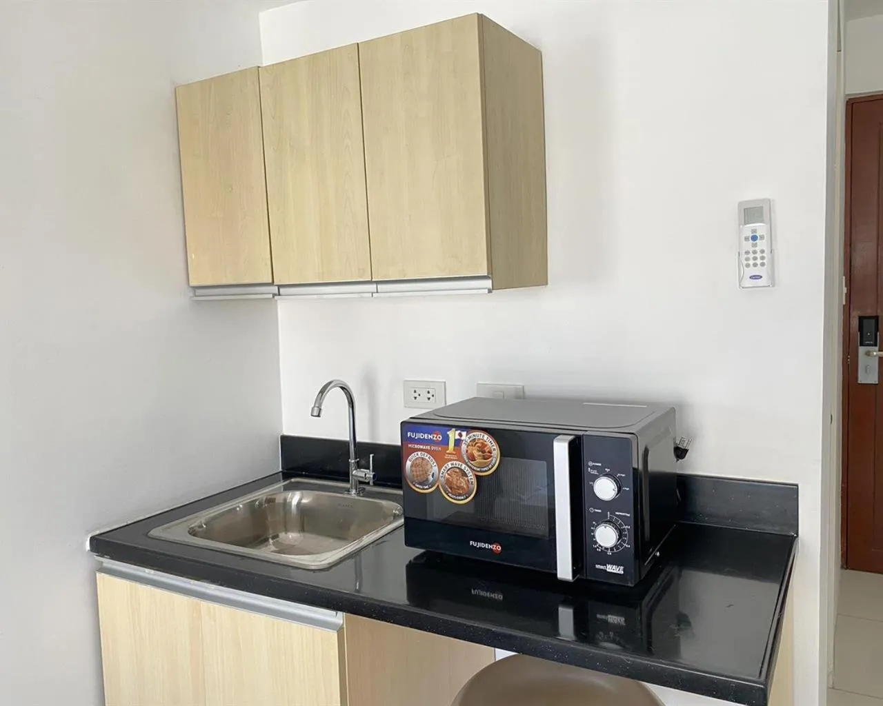 Kitchen or kitchenette in Dian SUITES 1
