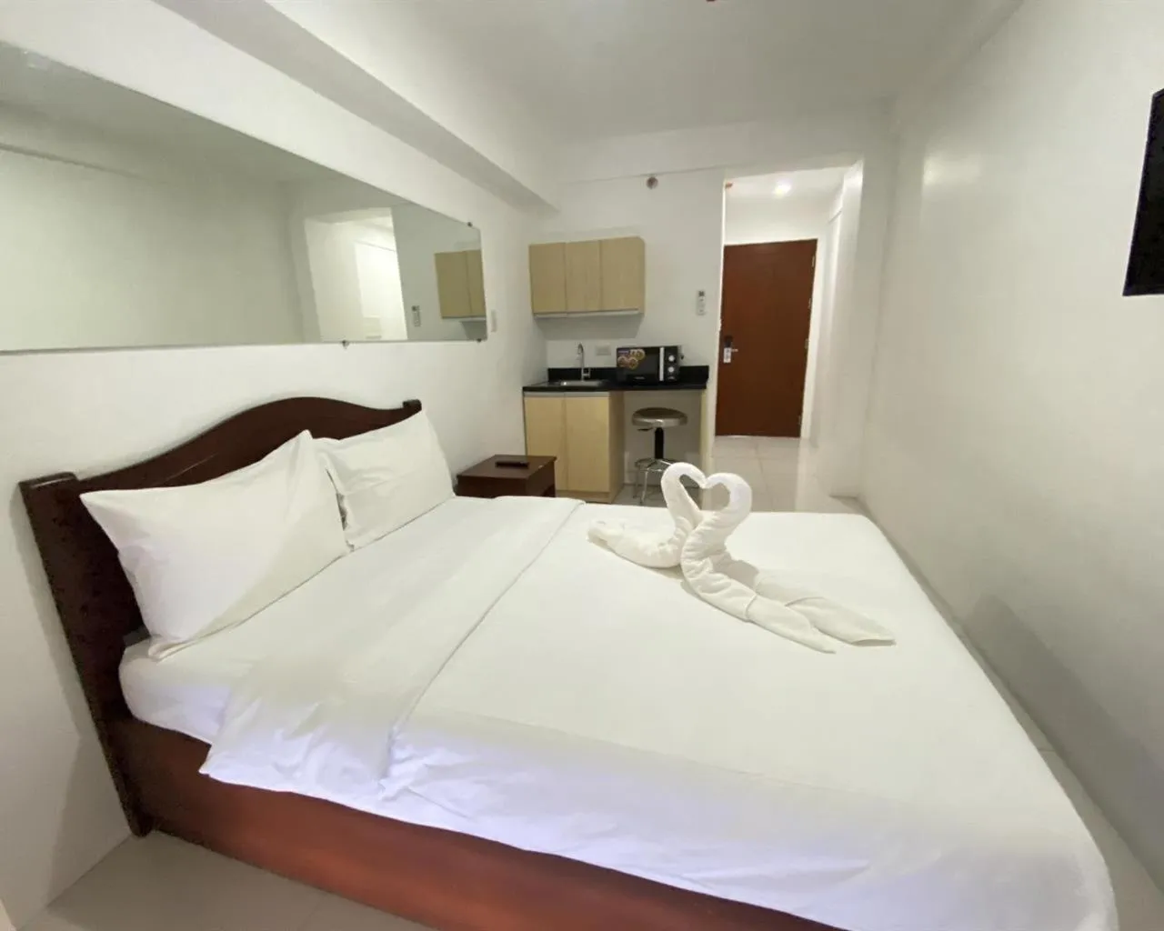 Bedroom, Bed in Dian SUITES 1