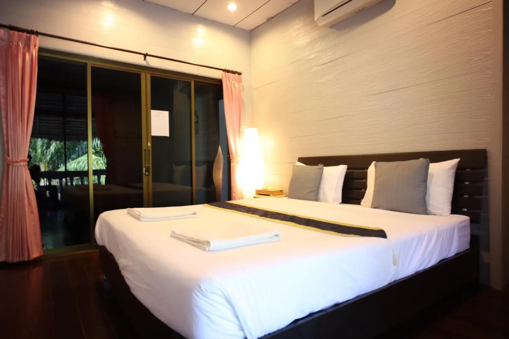 Bed in Marina hut guest house