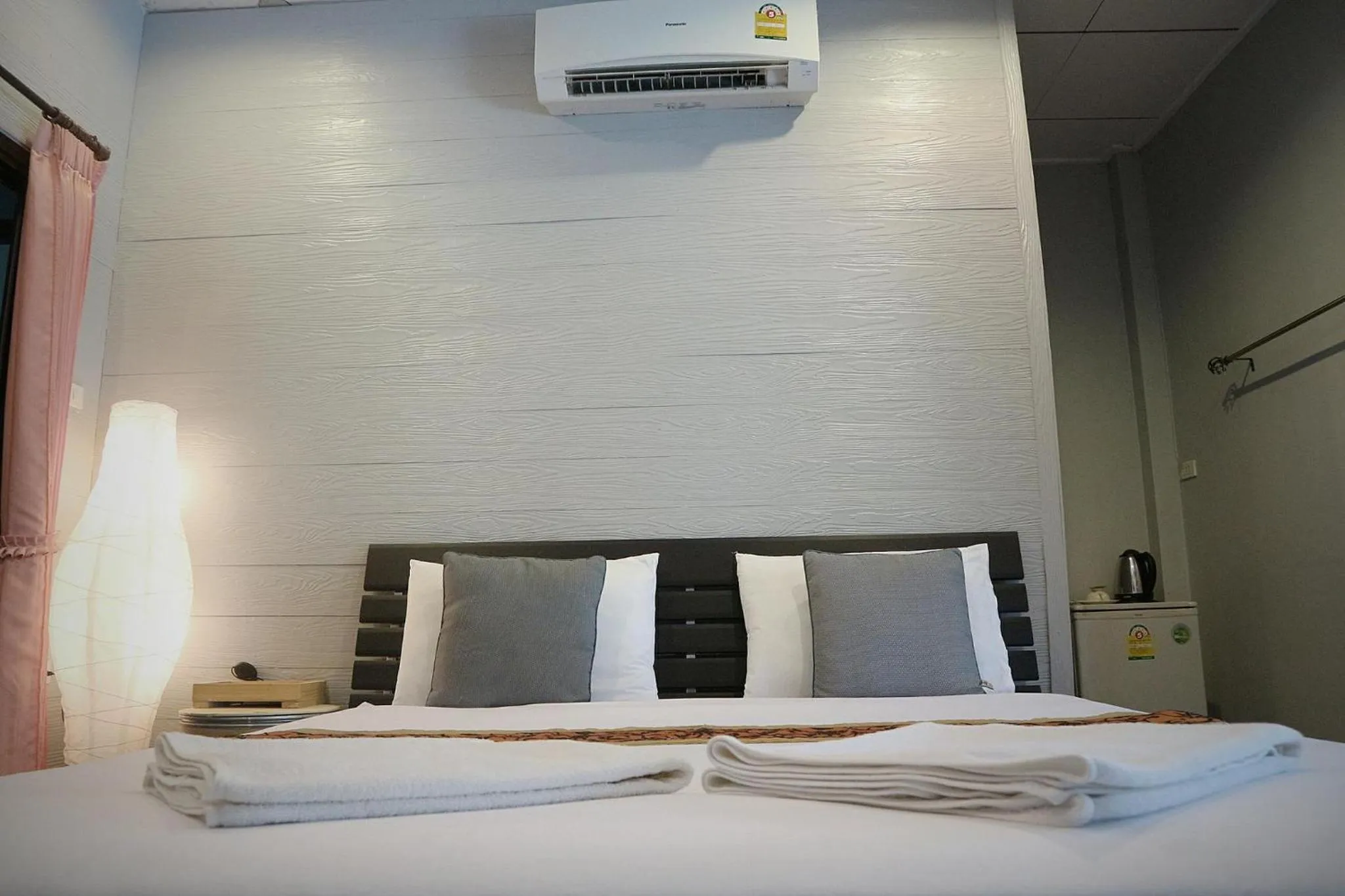 Bed in Marina hut guest house