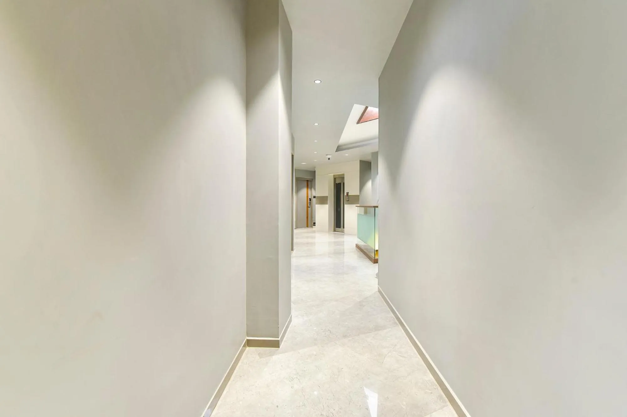 Lobby or reception in FabHotel Prime The Grey Circle