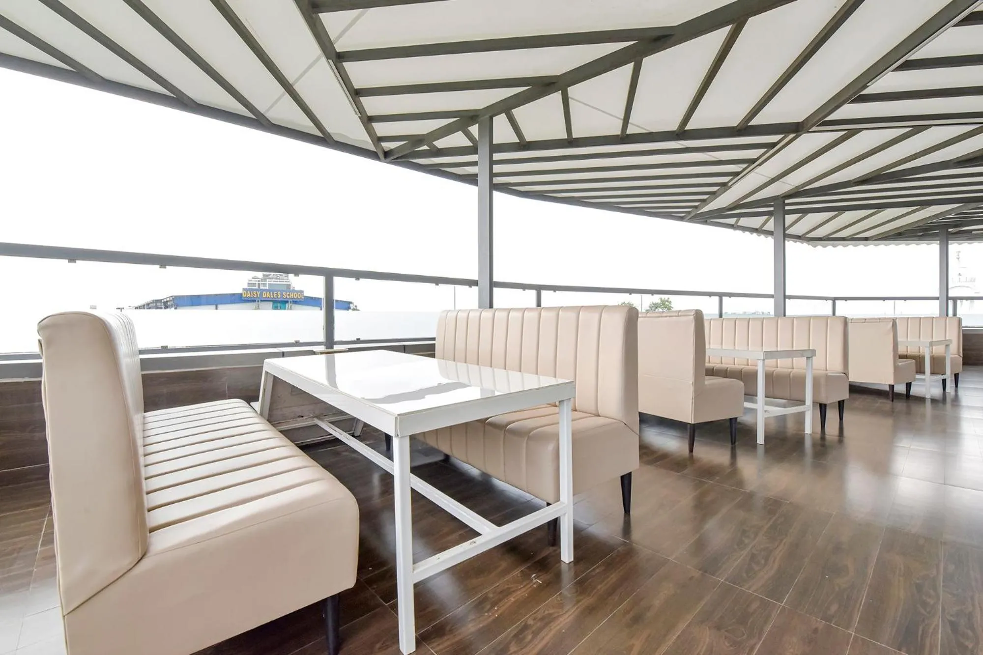 Restaurant/places to eat in FabHotel Prime The Grey Circle