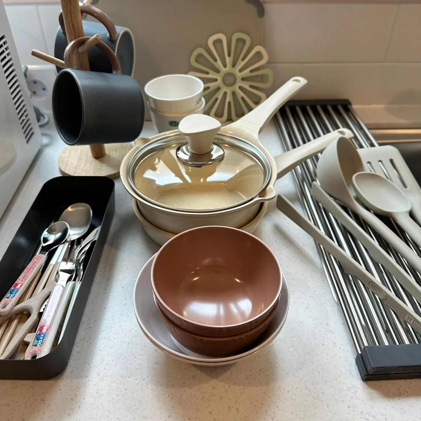 Kitchen or kitchenette in Doan Pool villa & Kids Hotel