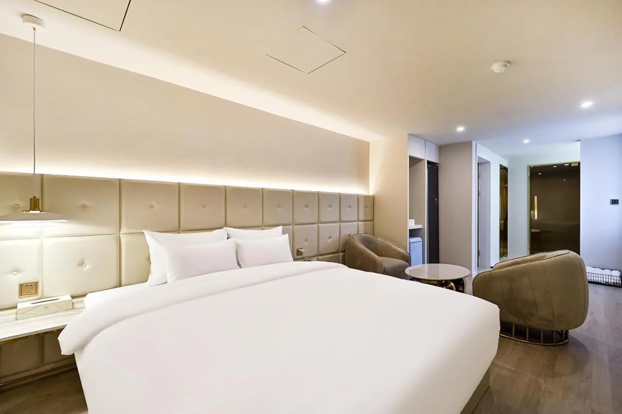 Bedroom, Bed in Denbasta Hotel Daeyeon