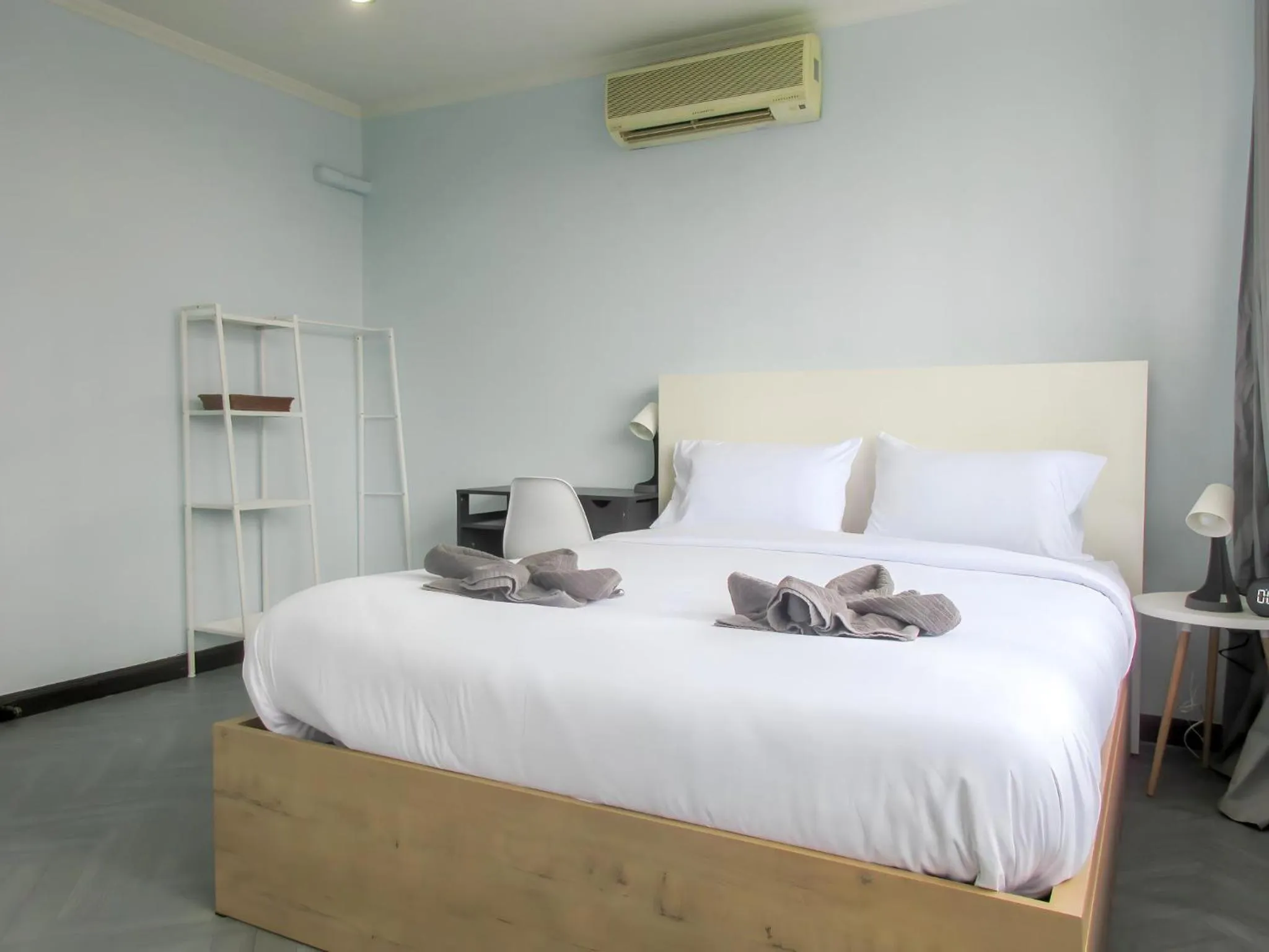 Bed in 420 Hostel - Ekkamai Buds & Beds