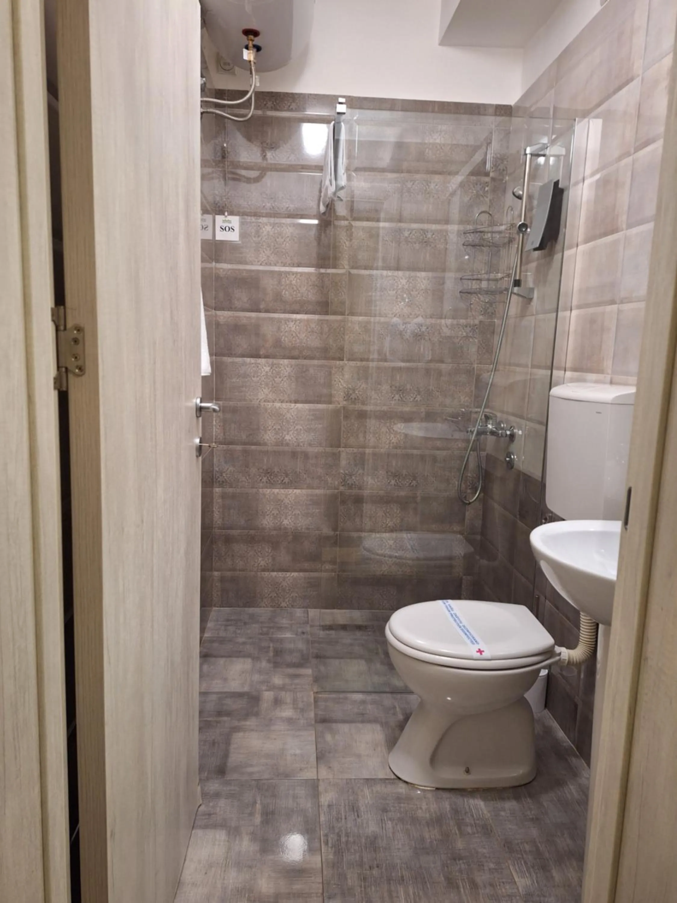 Shower in Garni Hotel Ema