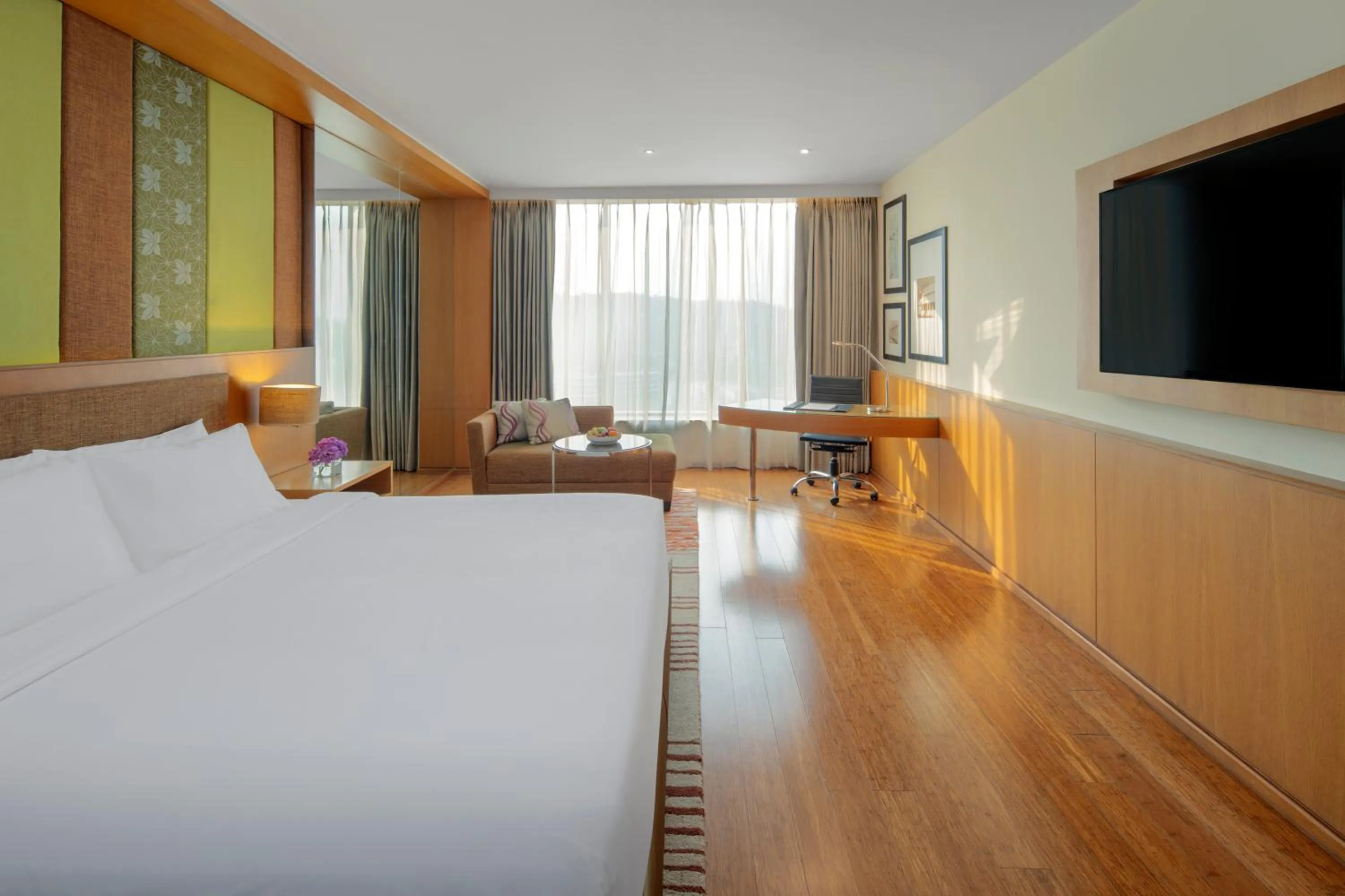 Bedroom, Bed in Radisson Blu Hotel Guwahati