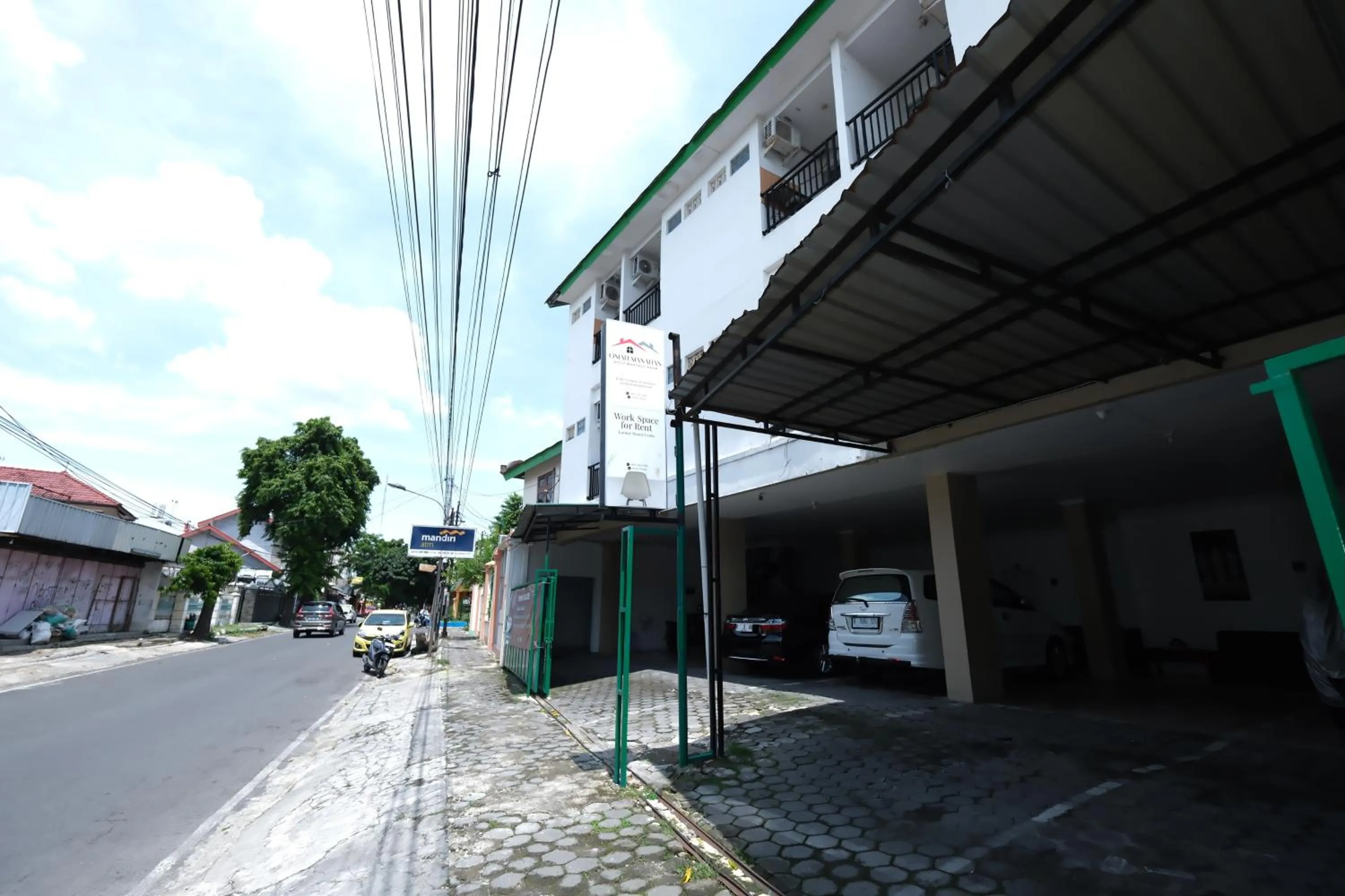 Property building in Omah Manahan