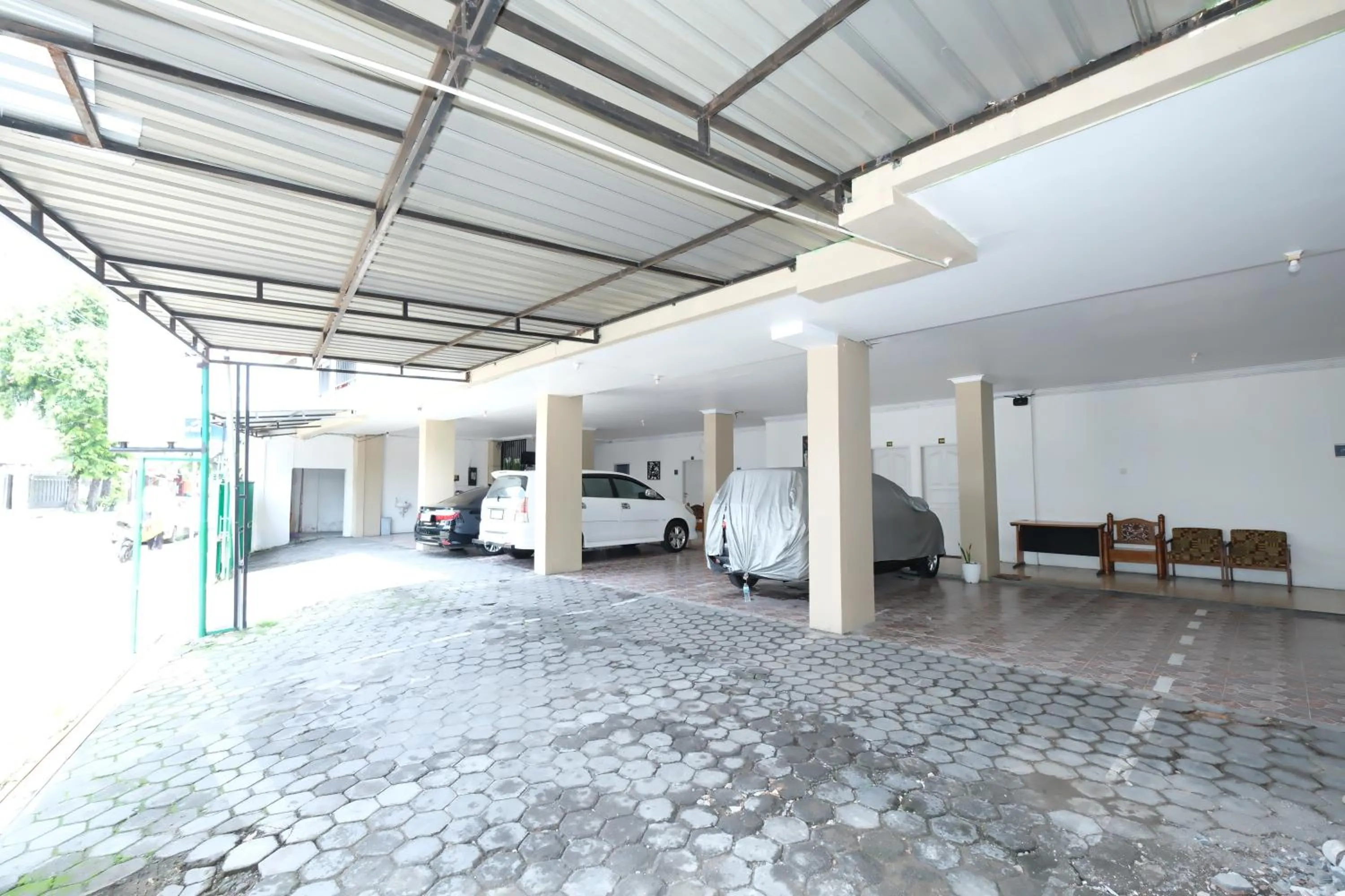 Parking in Omah Manahan