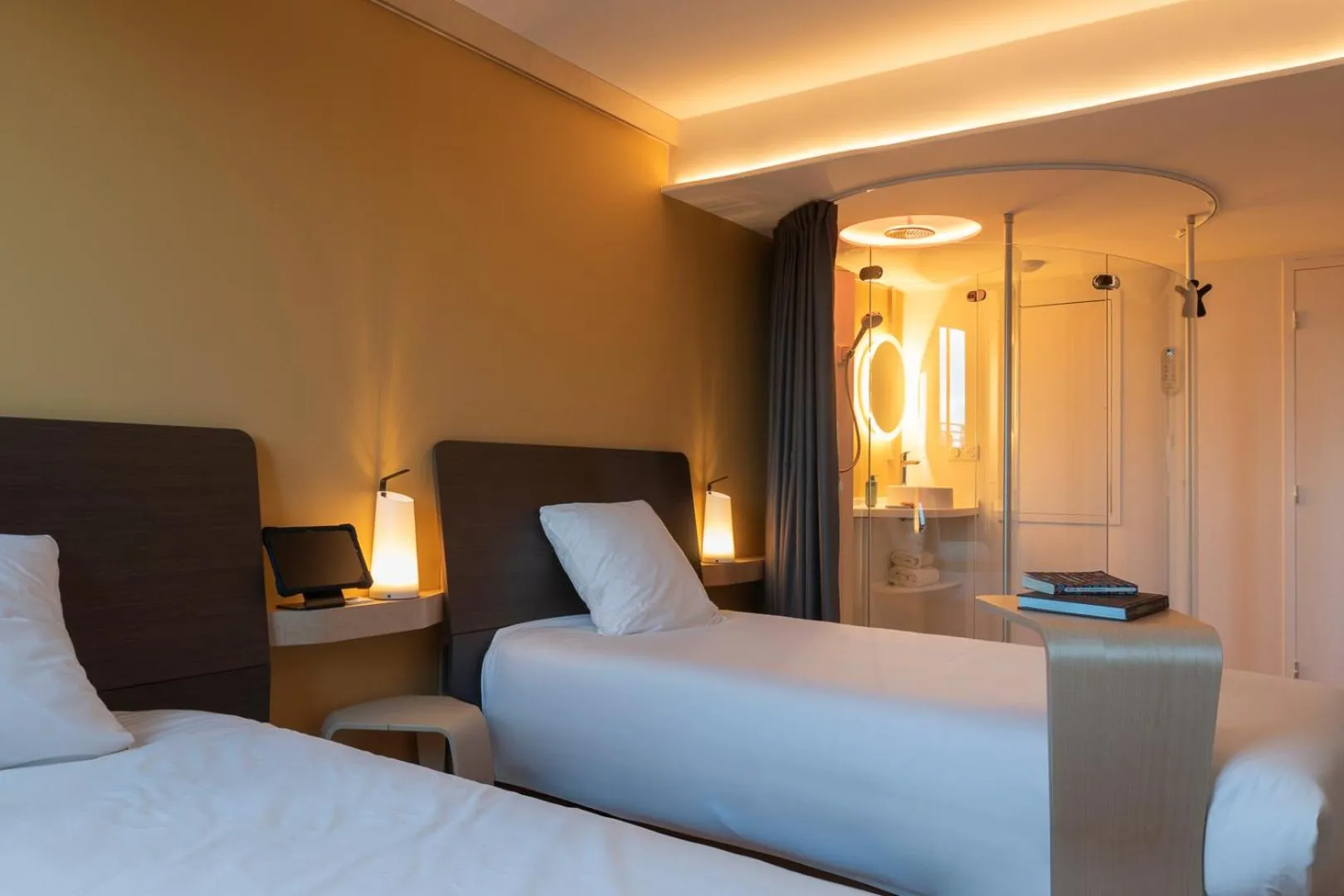 Bedroom, Bed in Nomad Hotel Dijon