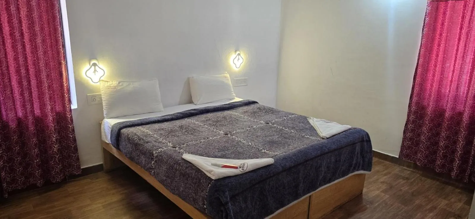 Photo of the whole room, Bed in Fortune Retreats