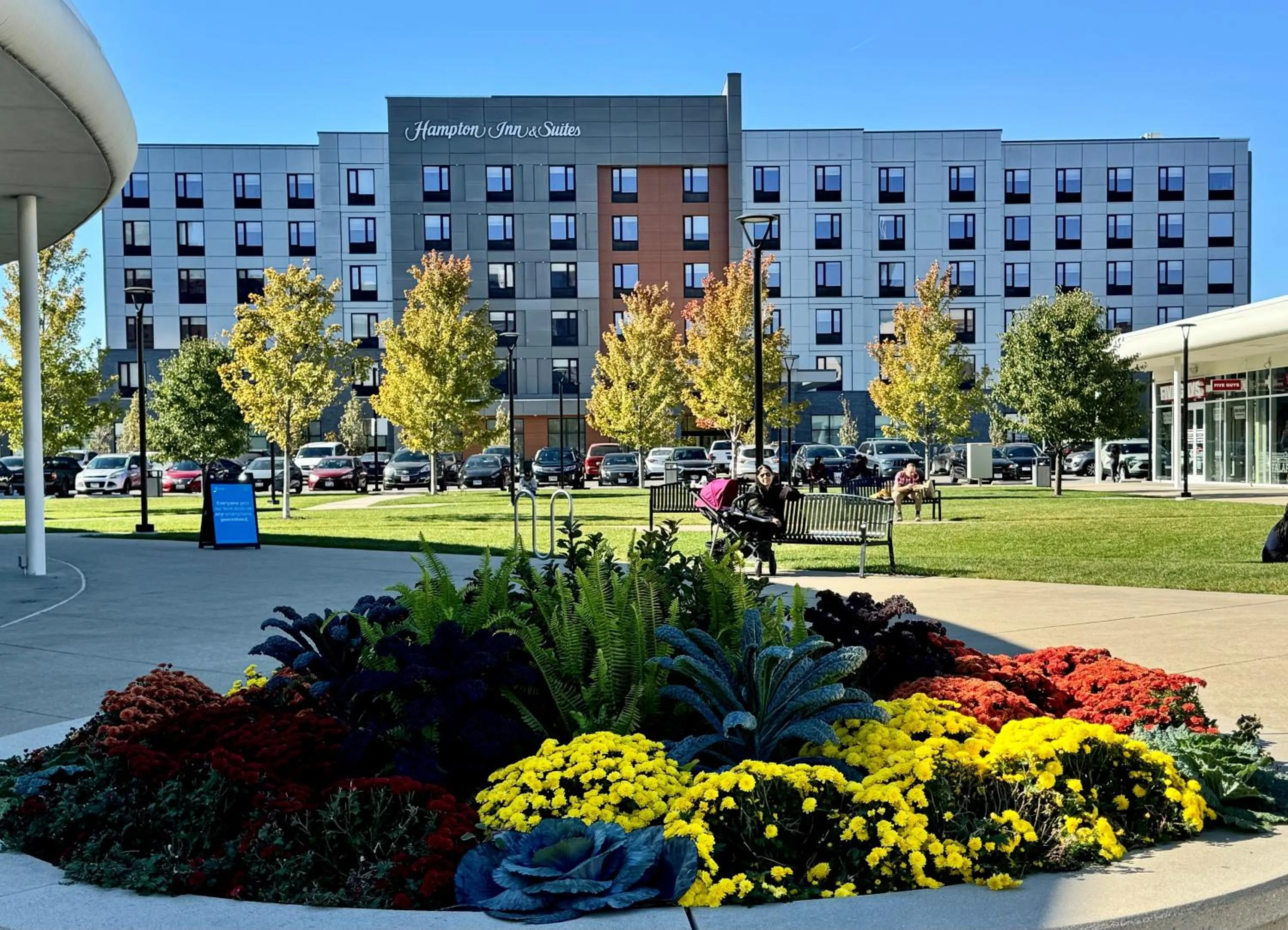 Property building in Hampton Inn & Suites Chicago Medical District Uic