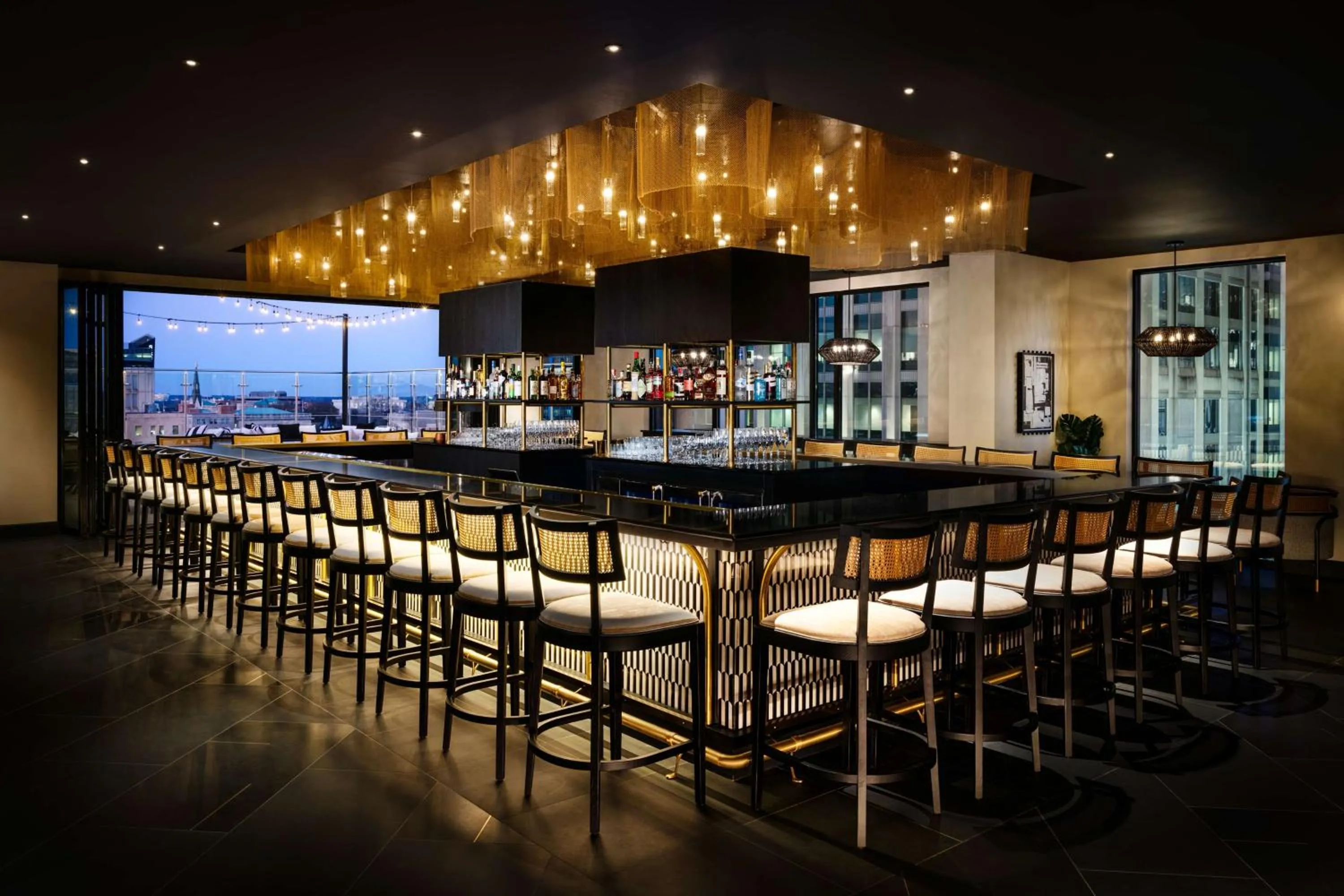 Lounge or bar in Tempo By Hilton Raleigh Downtown
