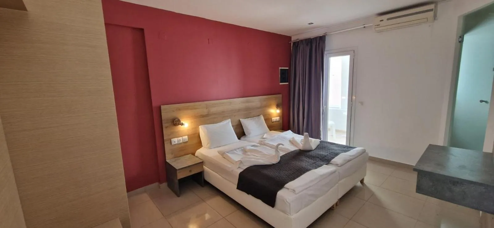 Photo of the whole room, Bed in Sunset Paradise Resort