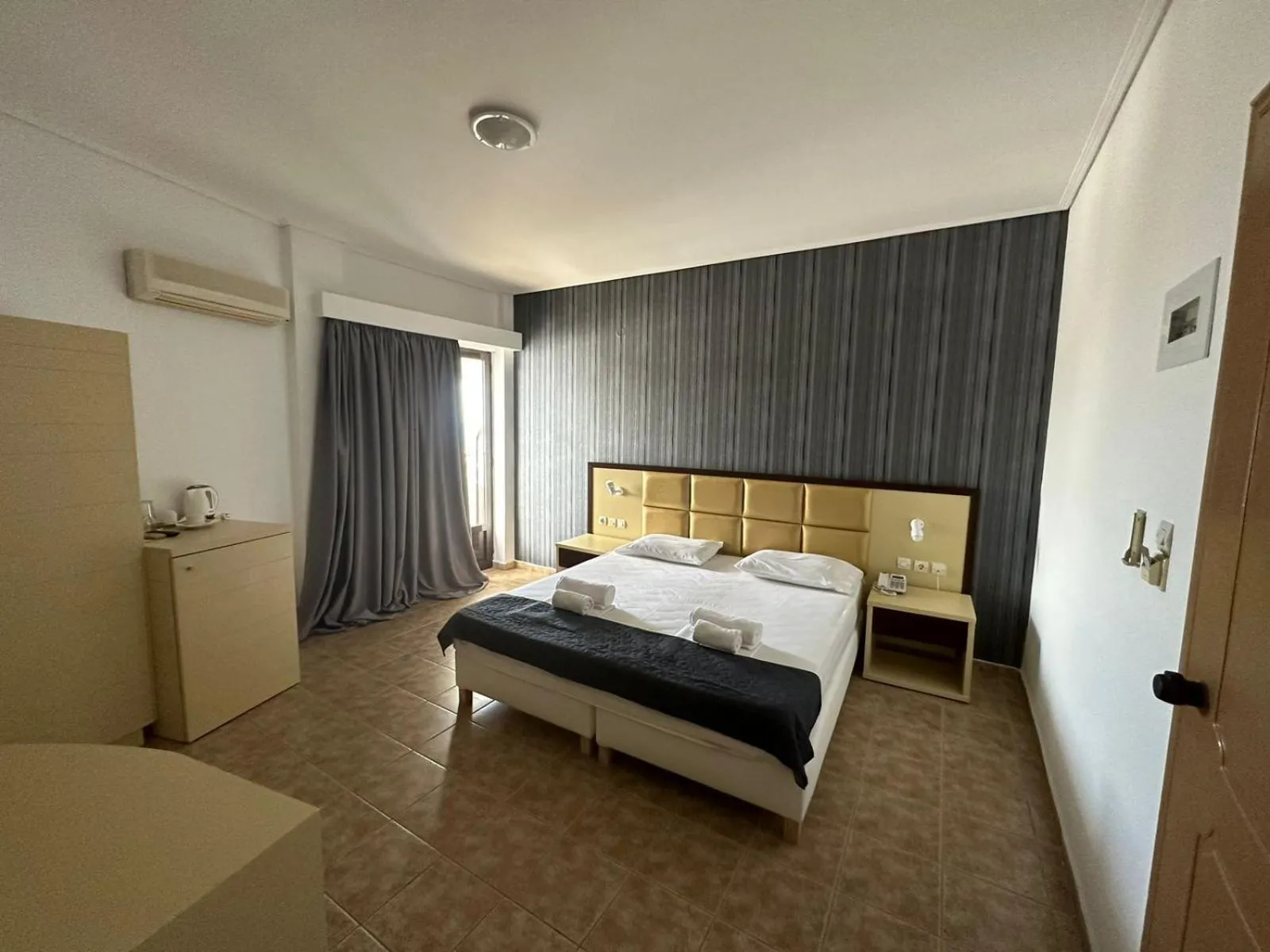 Photo of the whole room, Bed in Sunset Paradise Resort