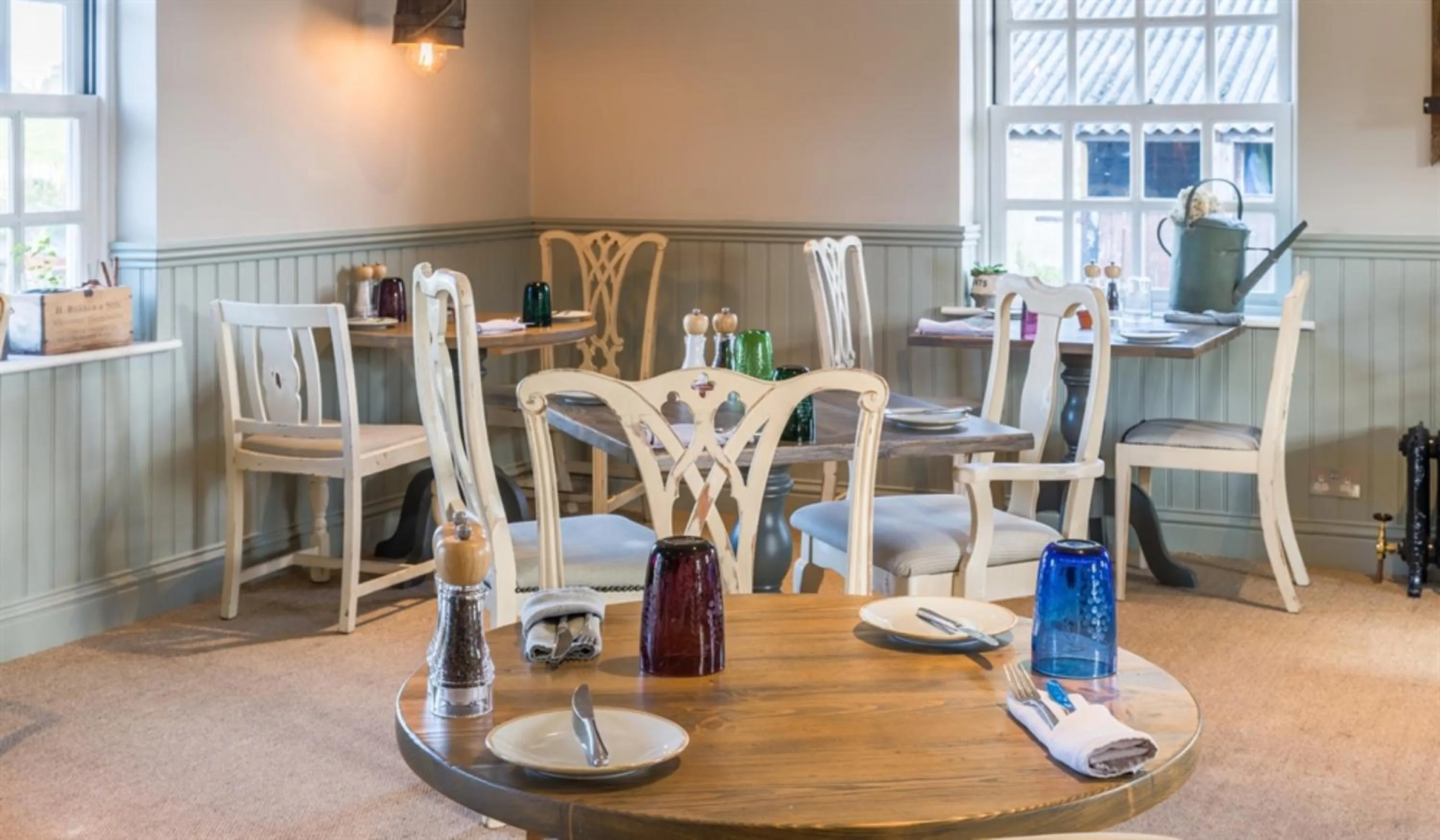 Restaurant/places to eat in Widbrook Grange