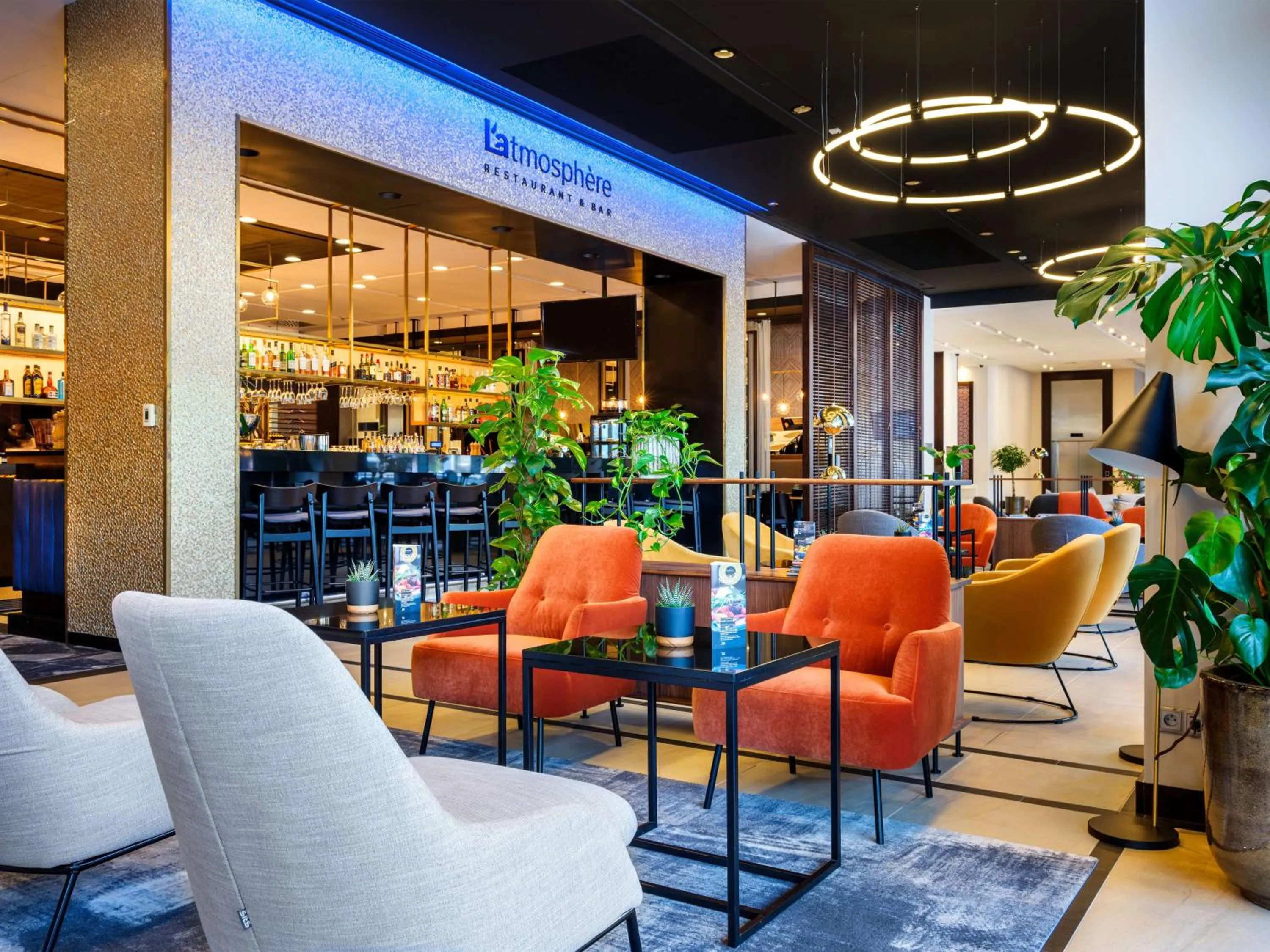 Lounge or bar in Hilton Garden Inn Krakow Airport