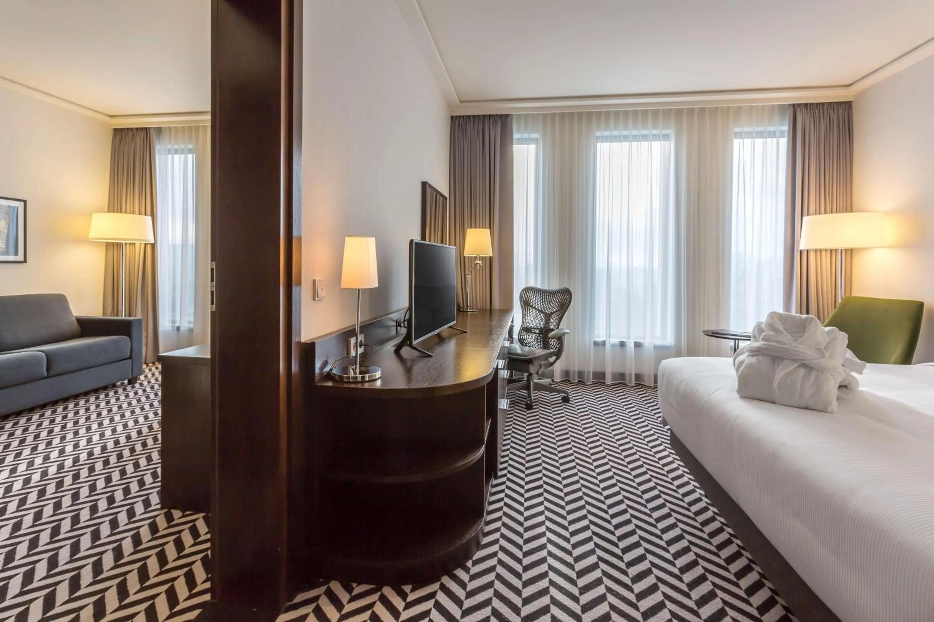 Bedroom, Bed in Hilton Garden Inn Krakow Airport