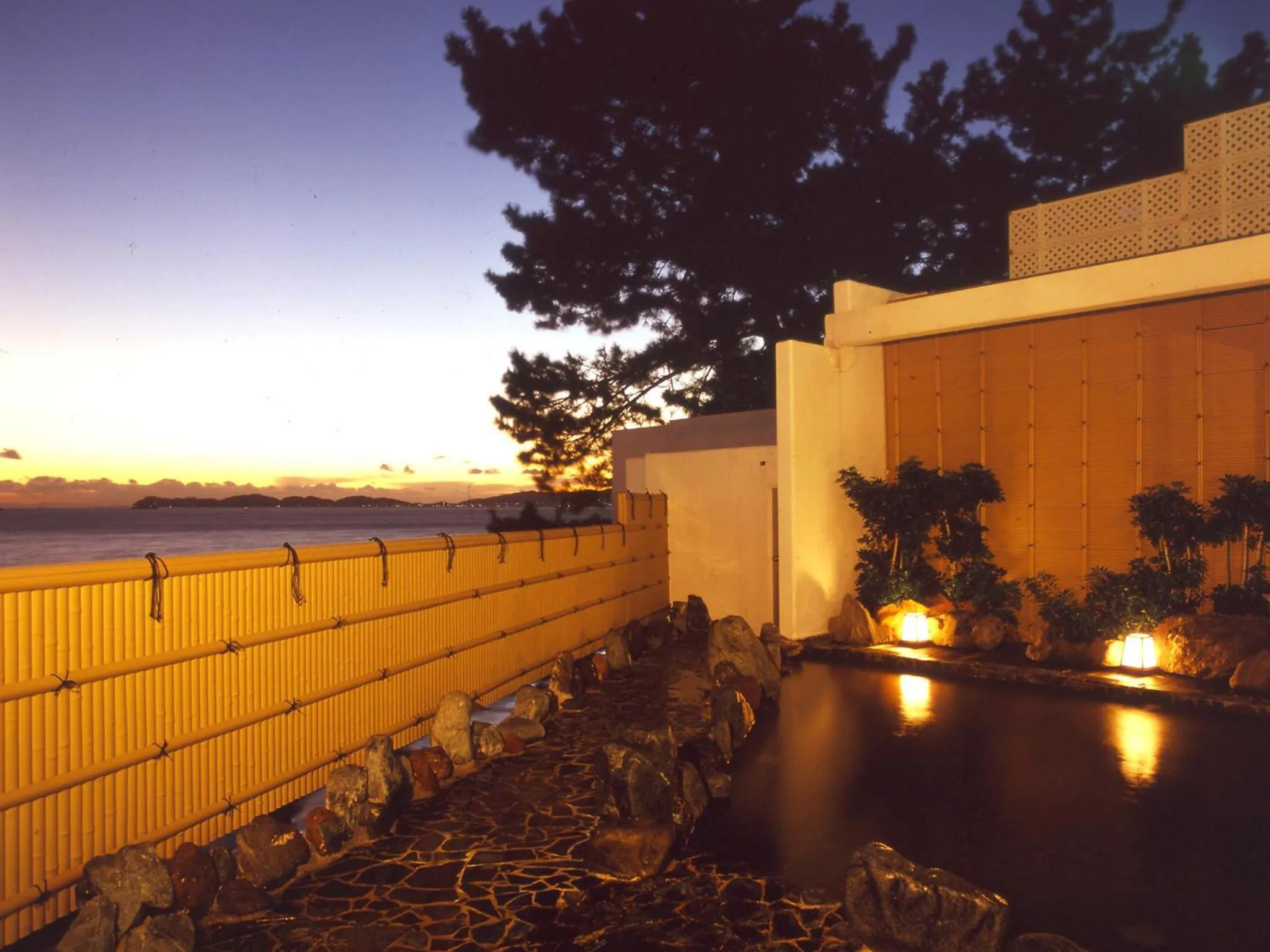 Hot Spring Bath in Shofuen