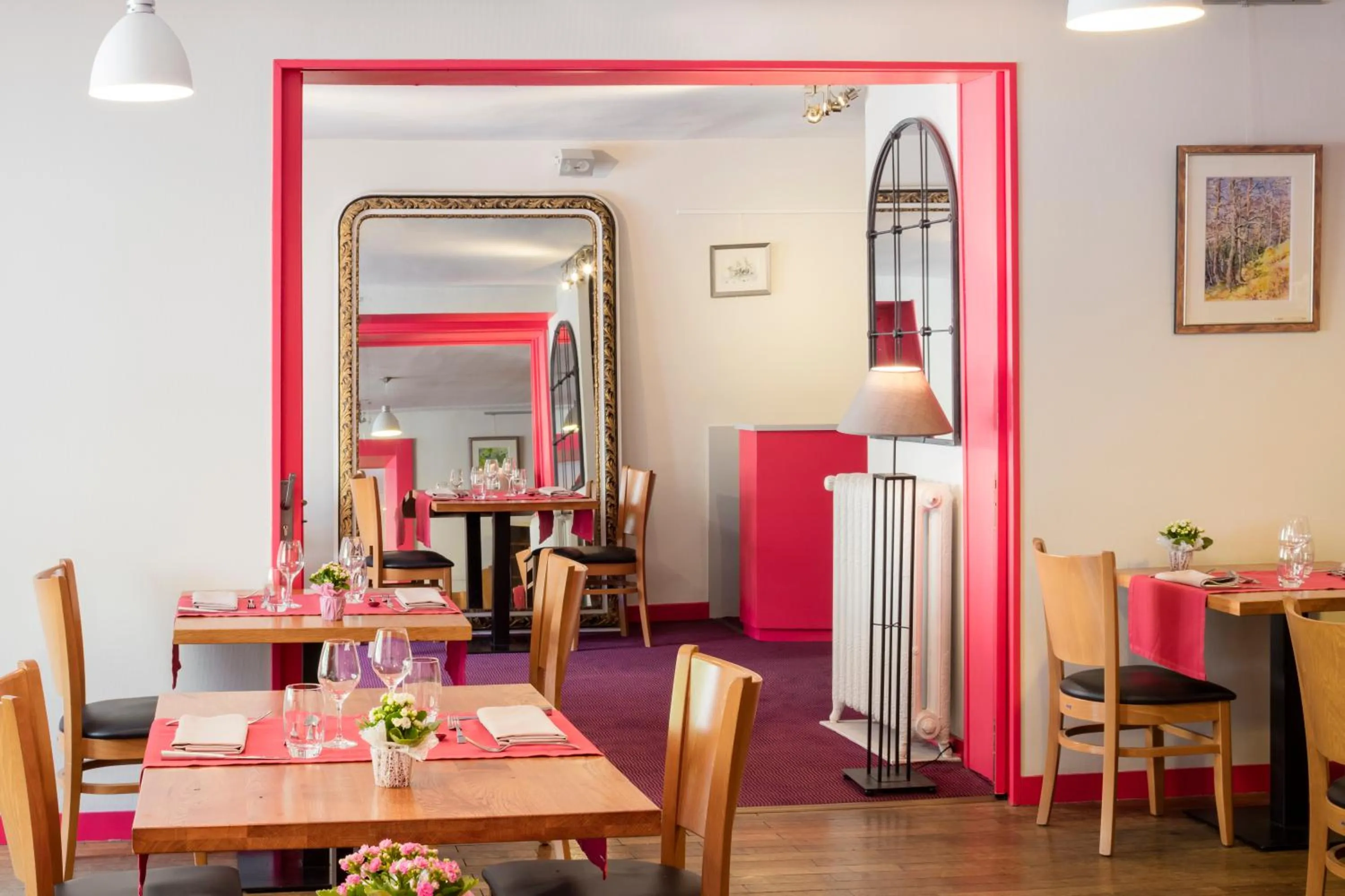 Food and drinks in Logis Hôtel des Deux Forts