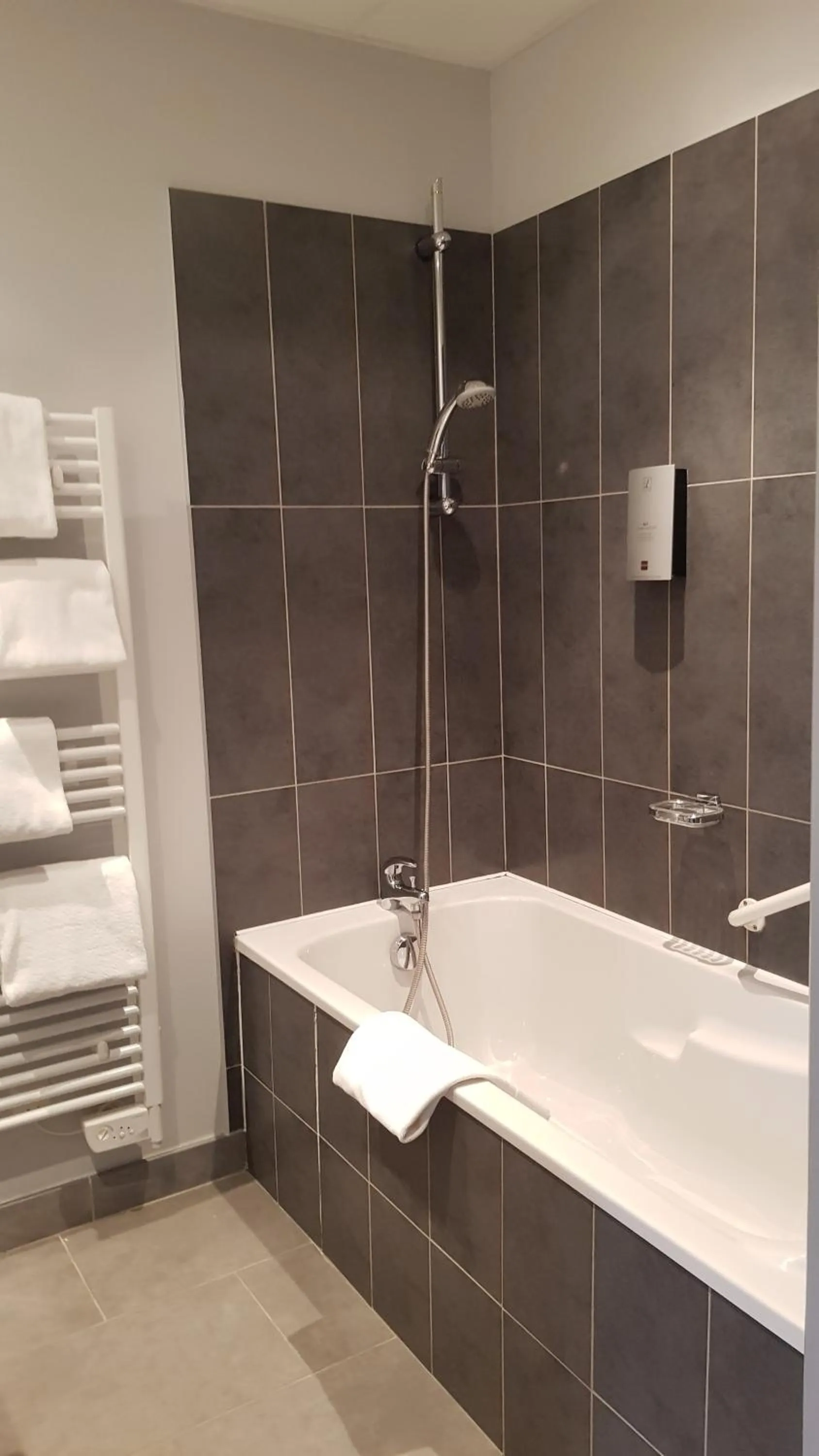 Bathroom in Logis Hôtel des Deux Forts