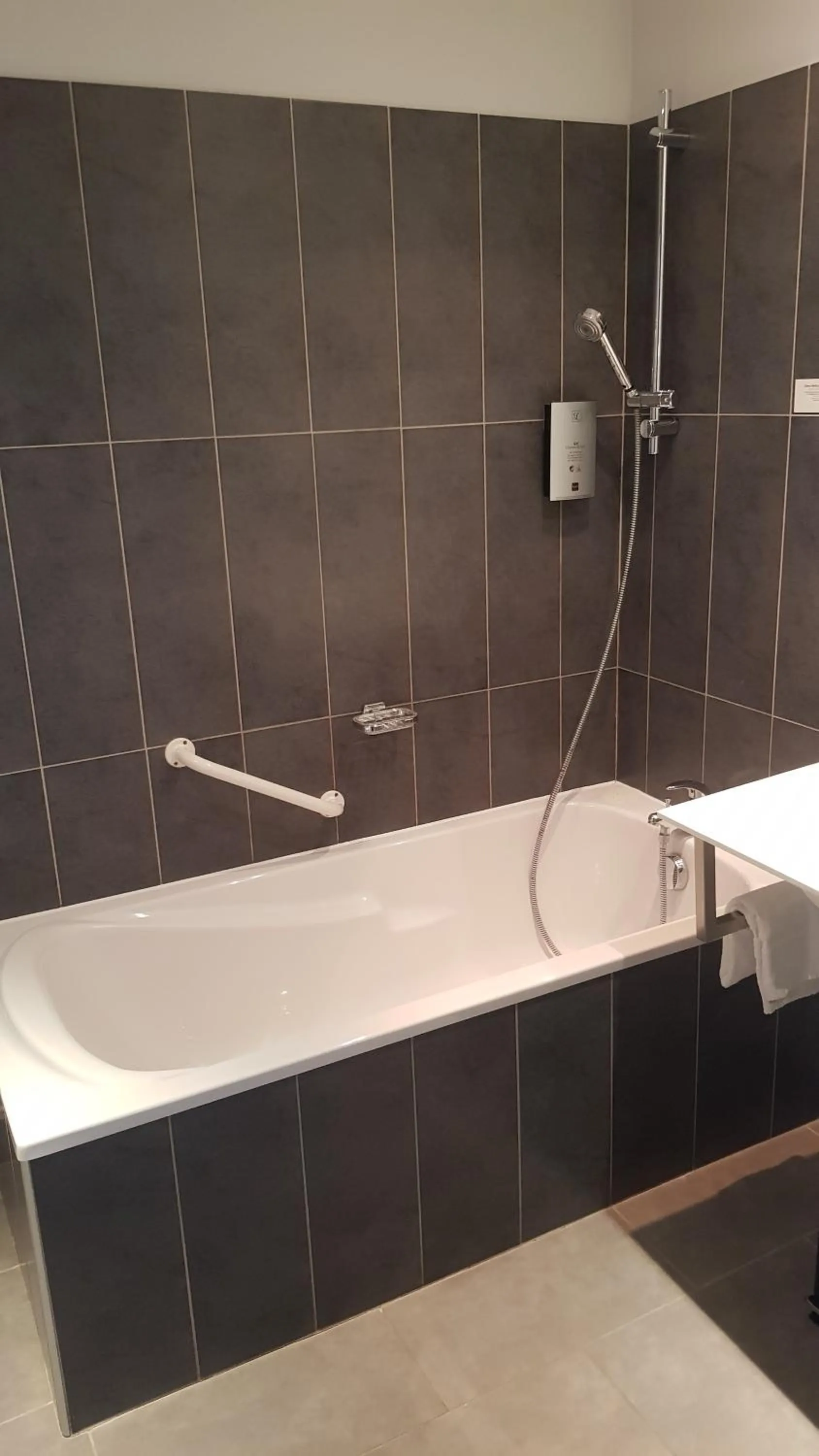 Bathroom in Logis Hôtel des Deux Forts