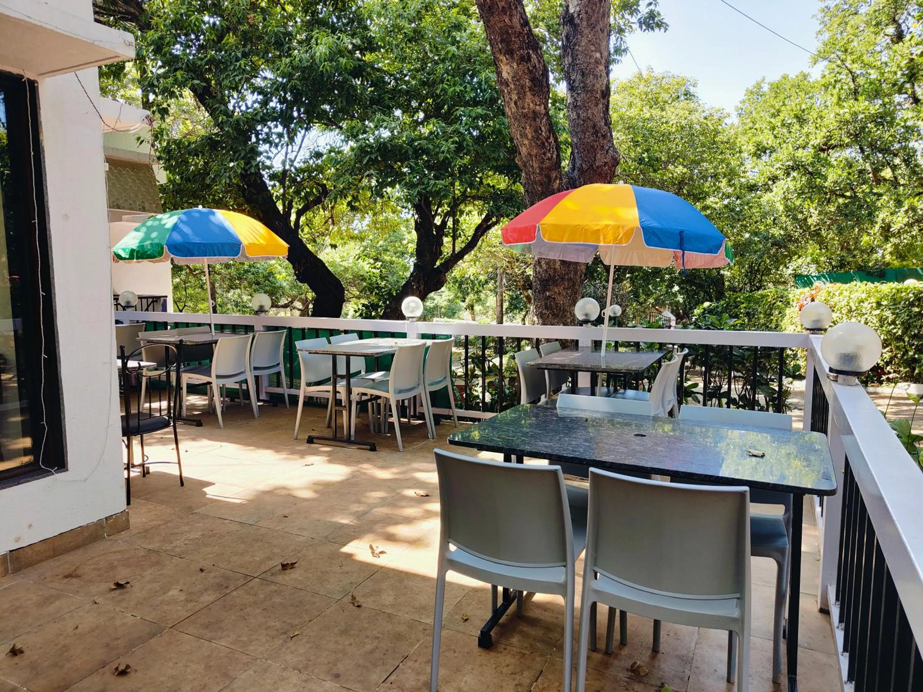 Restaurant/places to eat in Rain Raga Resort