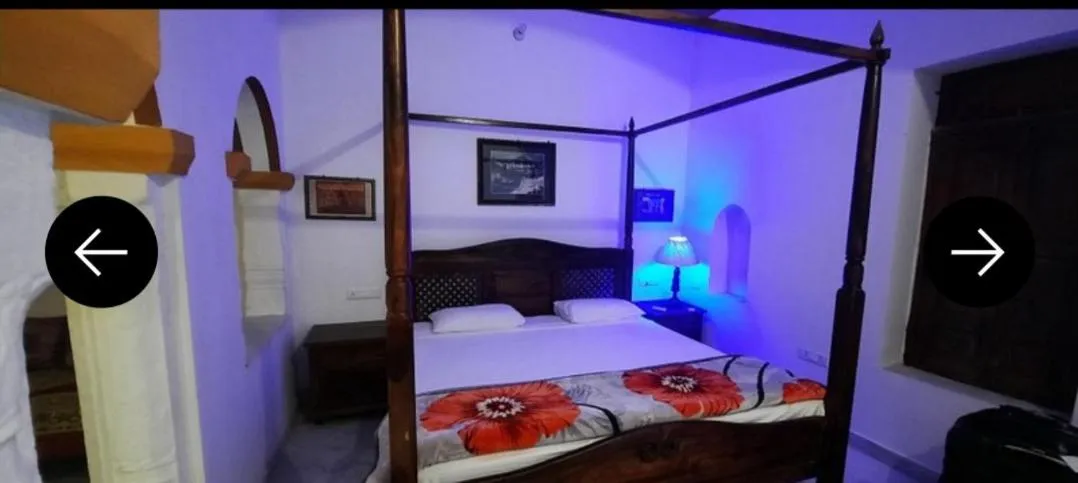 Bed in Hotel Radhika Haveli, Mandawa