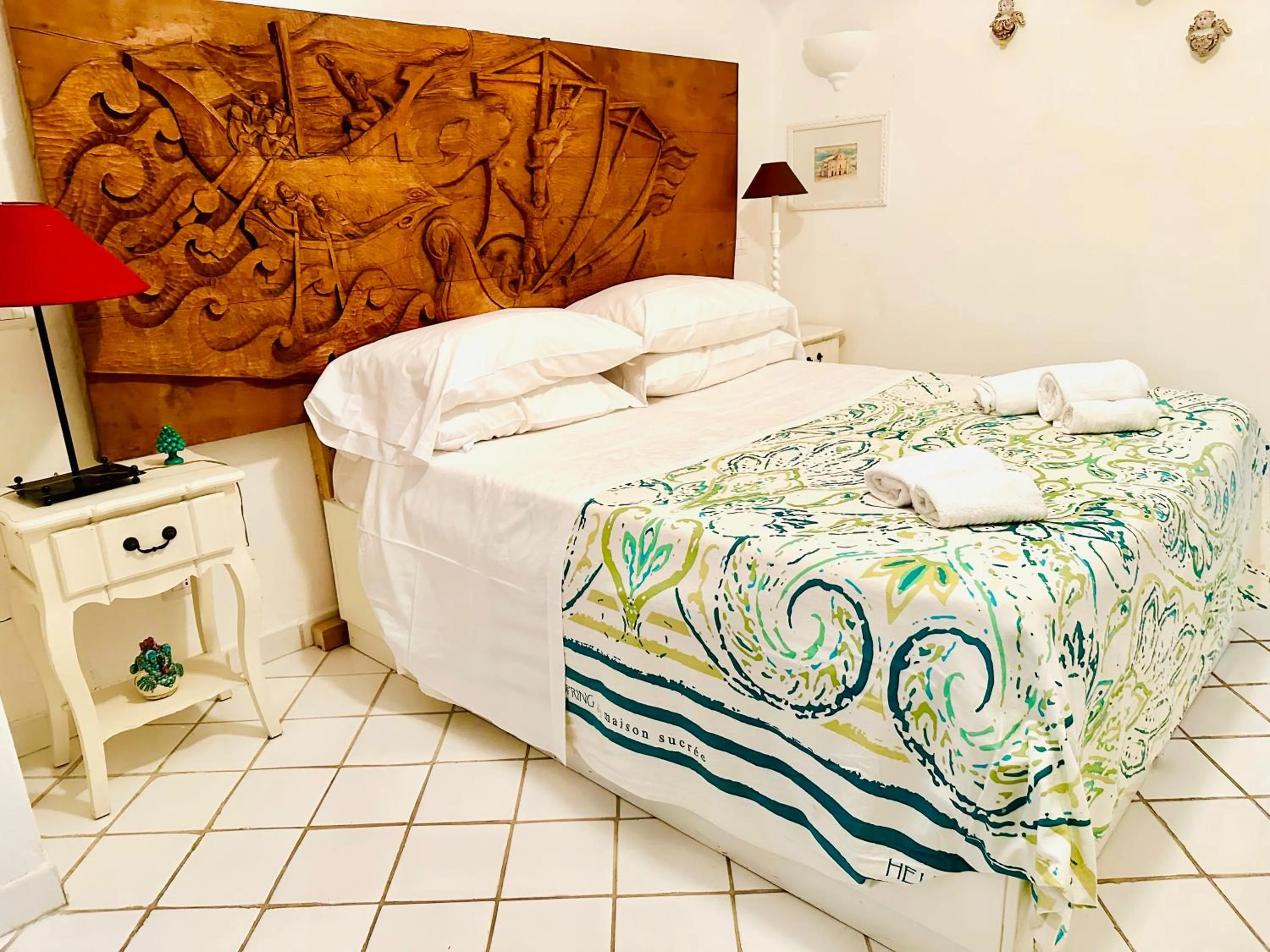 Bedroom in Scala Fenicia 14 by CapriRooms