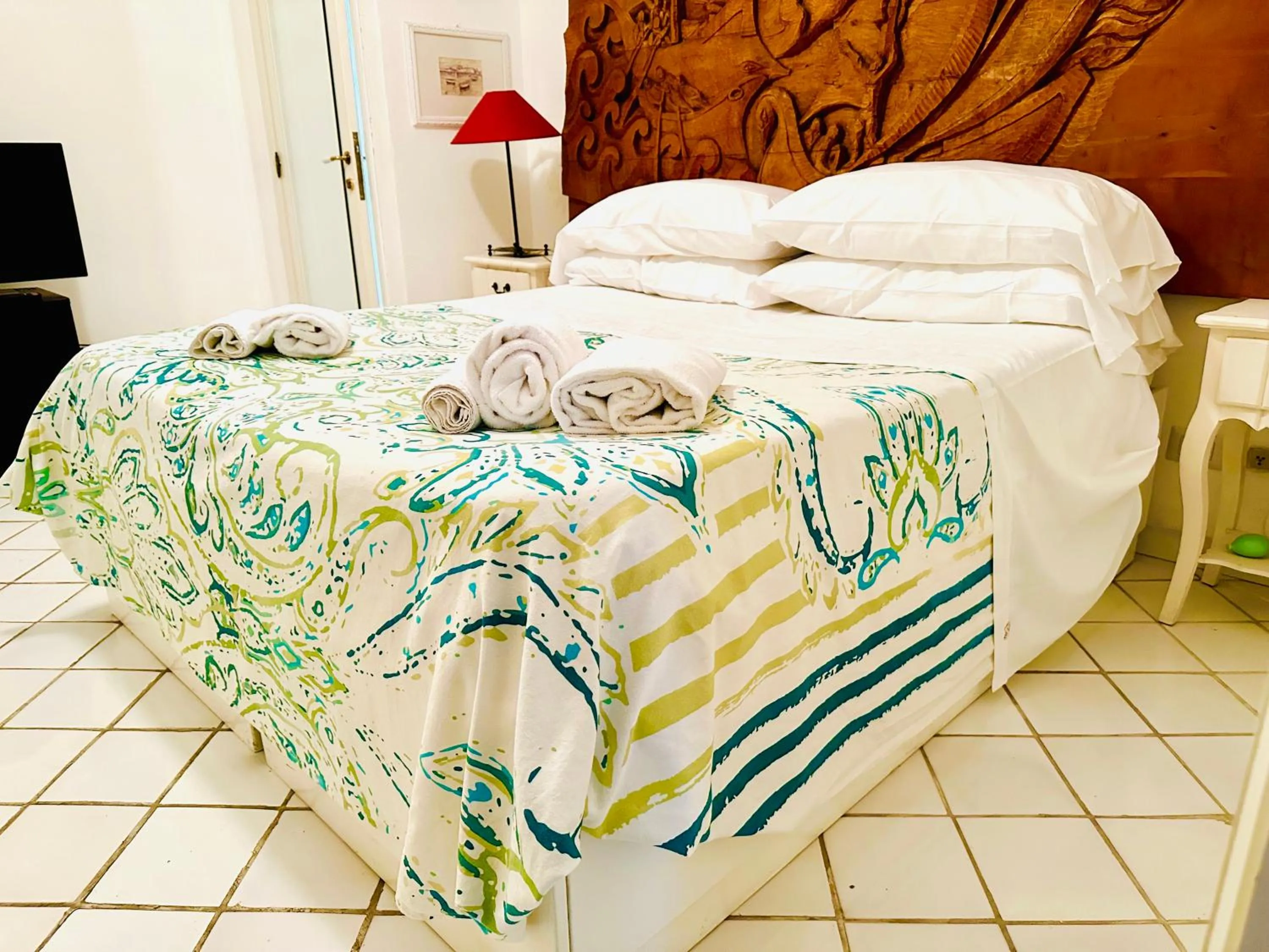 Bedroom in Scala Fenicia 14 by CapriRooms