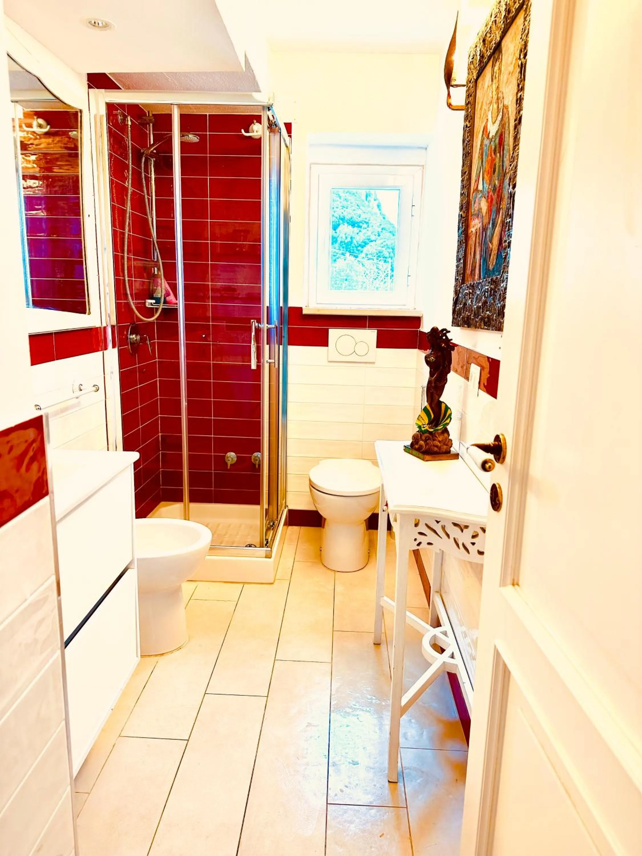 Bathroom in Scala Fenicia 14 by CapriRooms