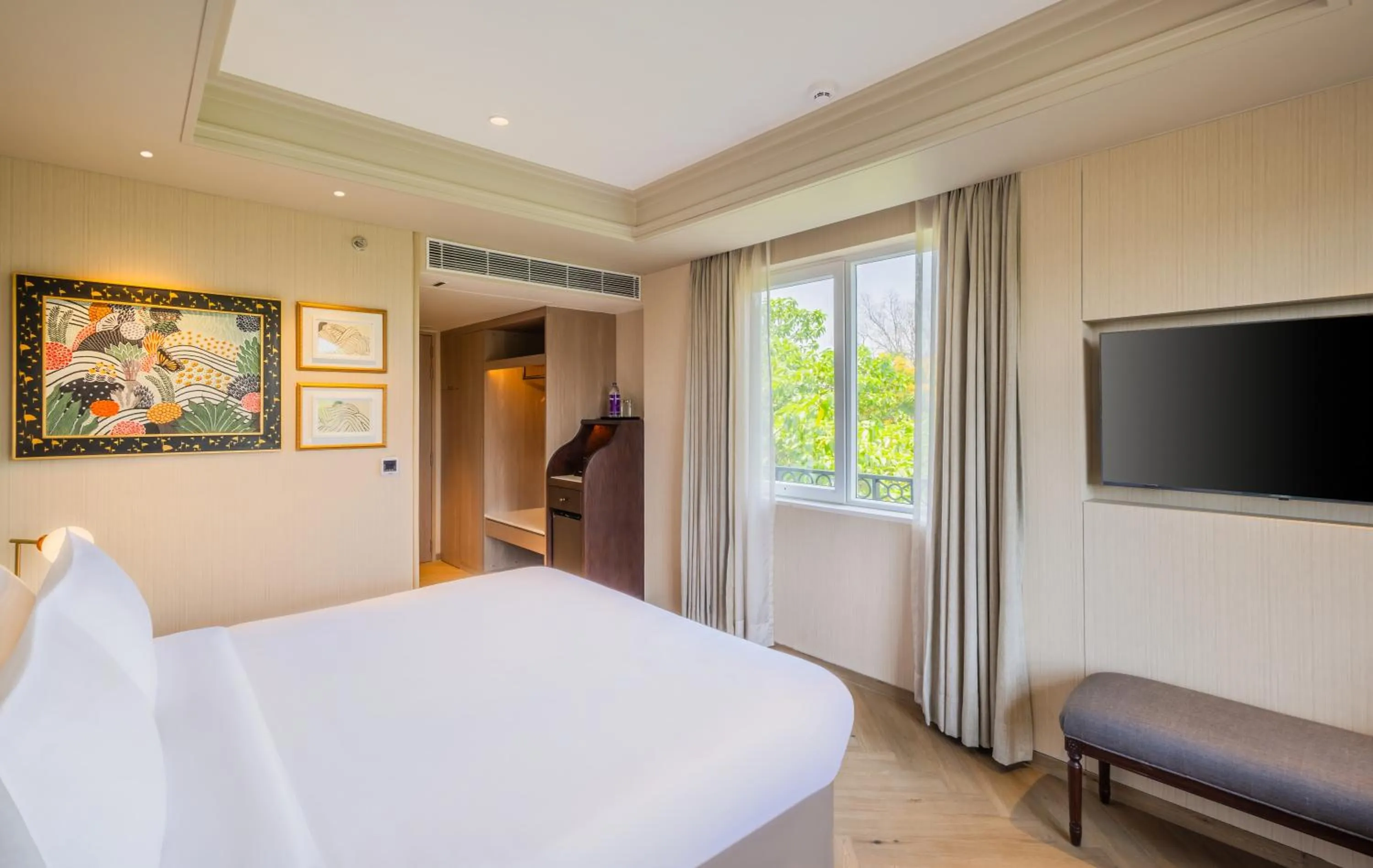 Bedroom, Bed in Enrise by Sayaji Lonavala