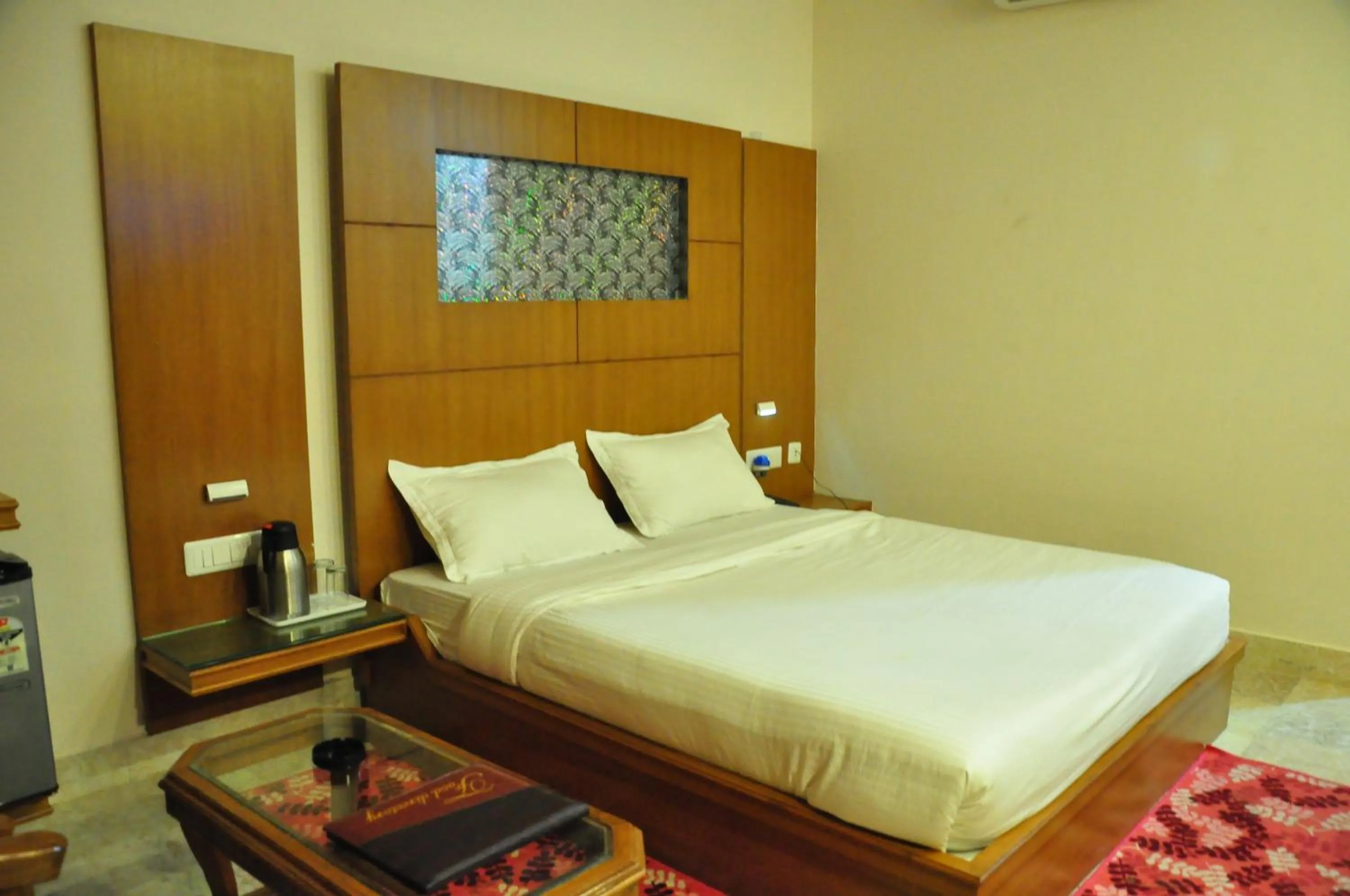 Bedroom, Bed in Hotel Basera Brij Bhoomi Vrindavan