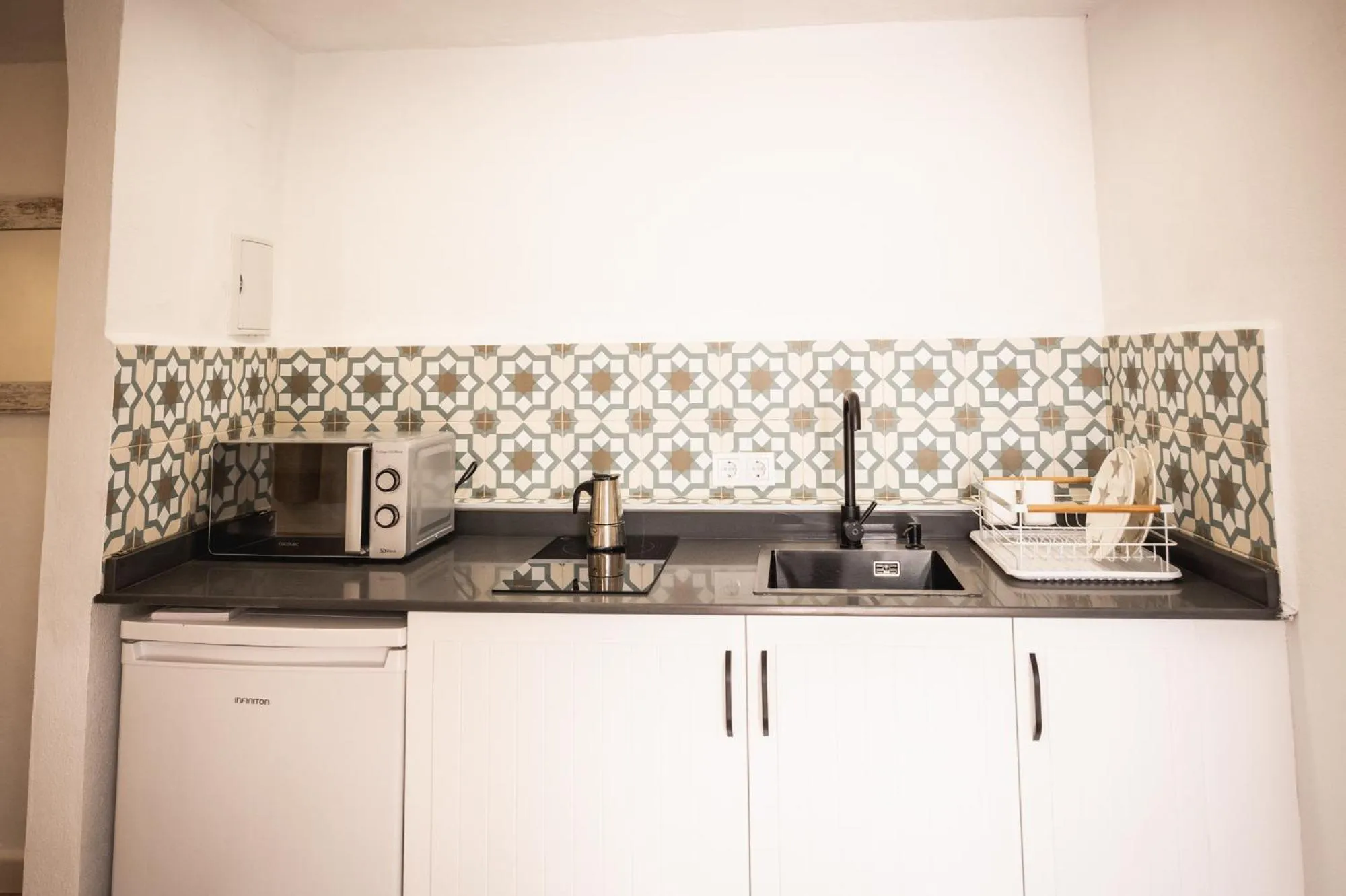 kitchen in La Cocotera Boutique Hostel & Coworking