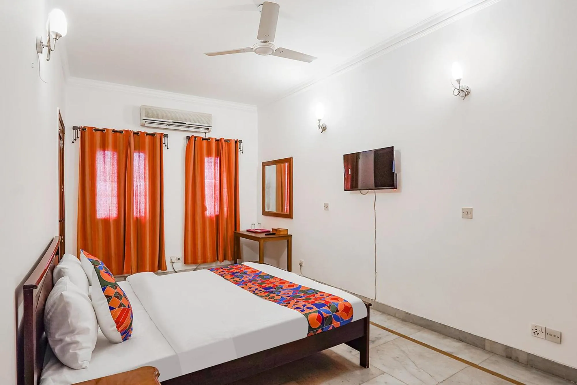 TV and multimedia, Bed in FabHotel Goodwill Homes