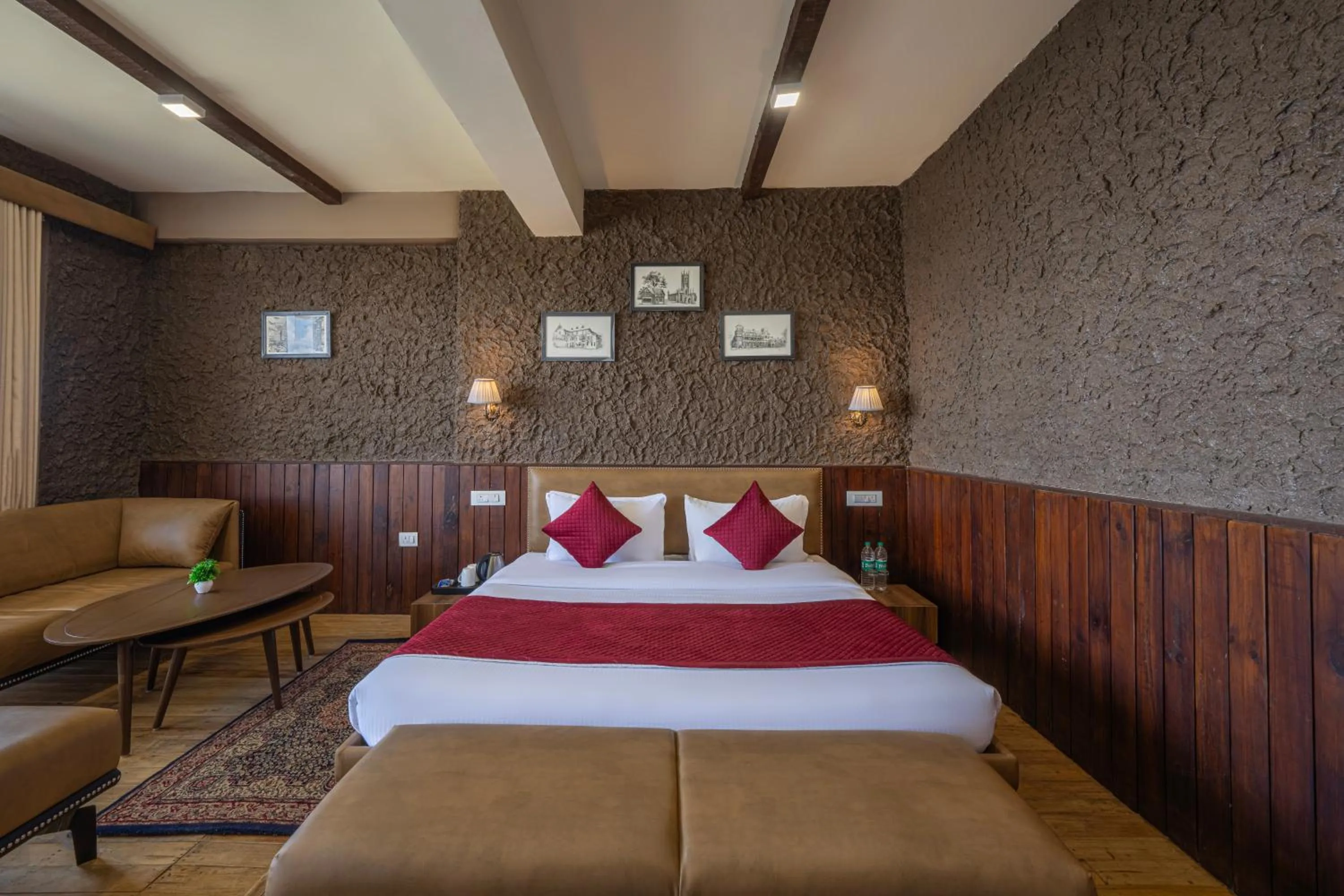 Bed in Hotel Wood Winds - A Best Valley View Hotel