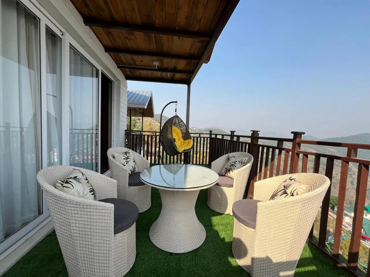 Seating area in Hotel Wood Winds - A Best Valley View Hotel