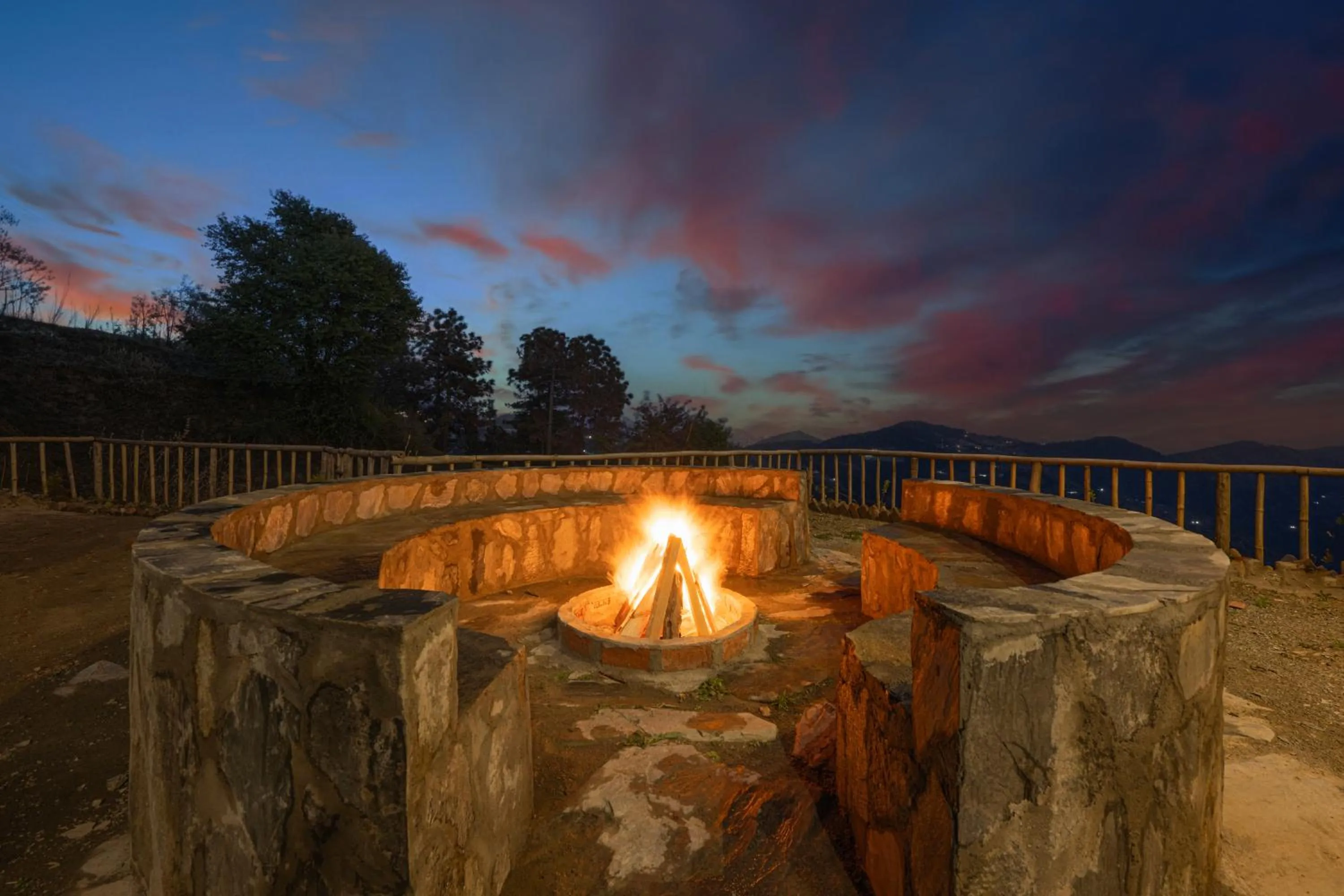 Night in Hotel Wood Winds - A Best Valley View Hotel
