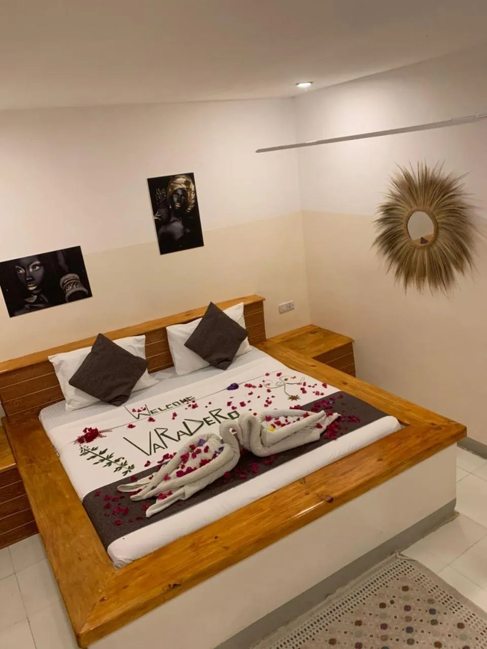 Property building, Bed in Varadero Zanzibar Hotel