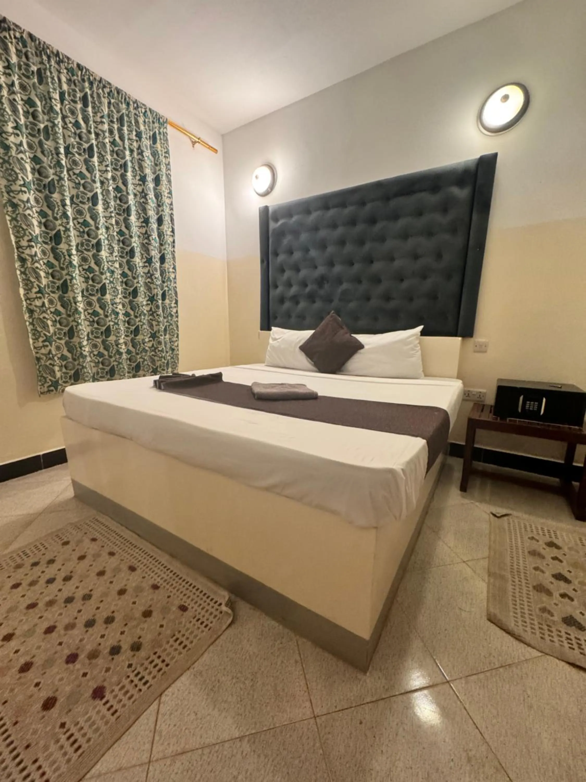 Bed in Varadero Zanzibar Hotel