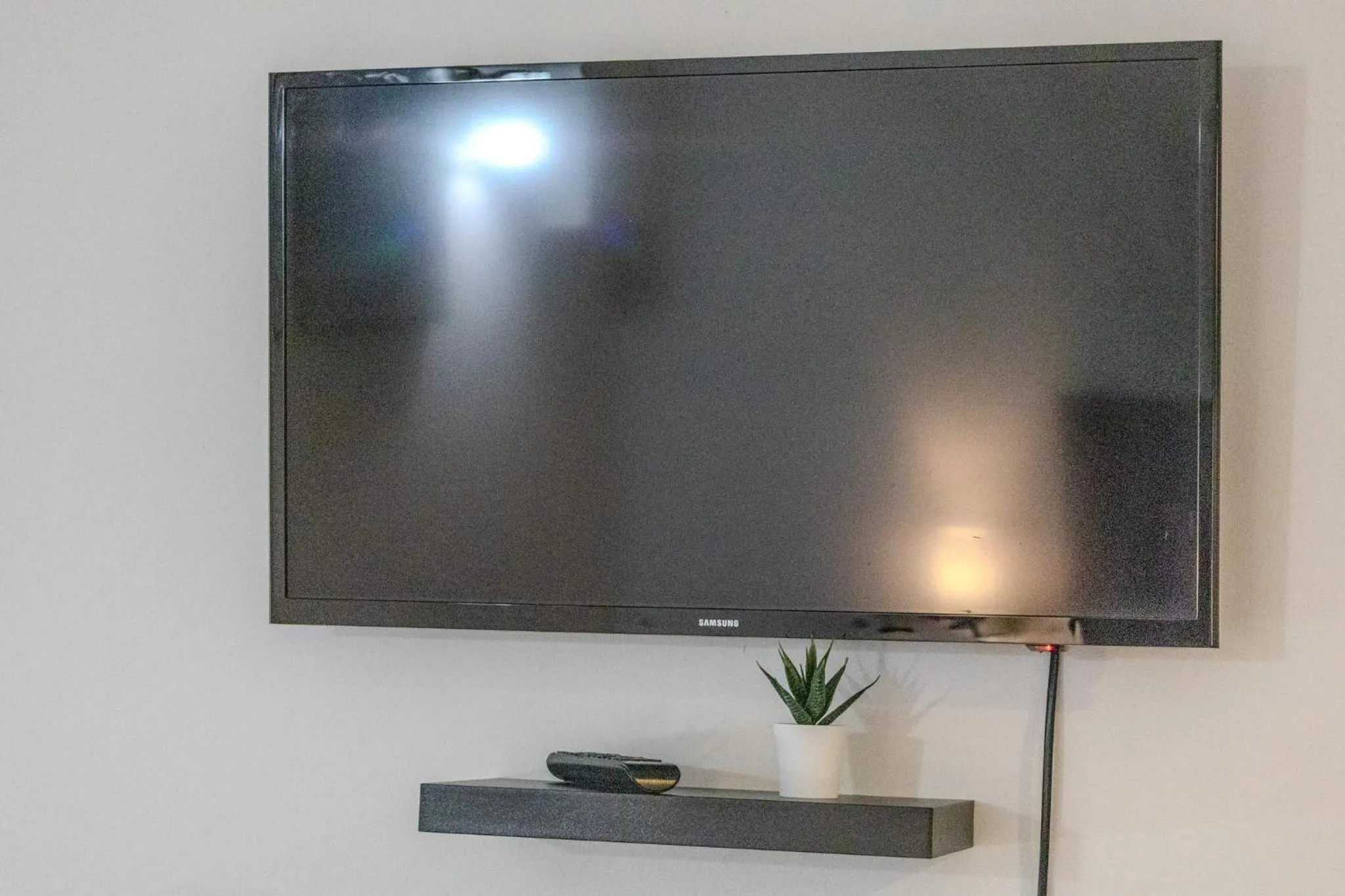 TV and multimedia in SHORE VISTA LODGE