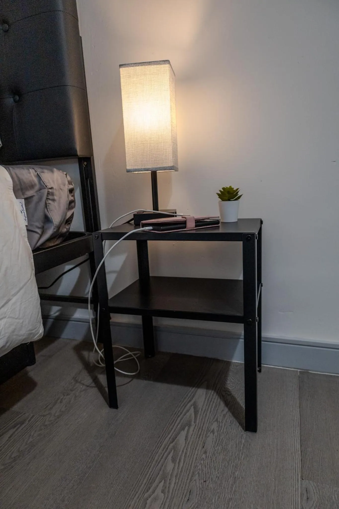 Night in SHORE VISTA LODGE