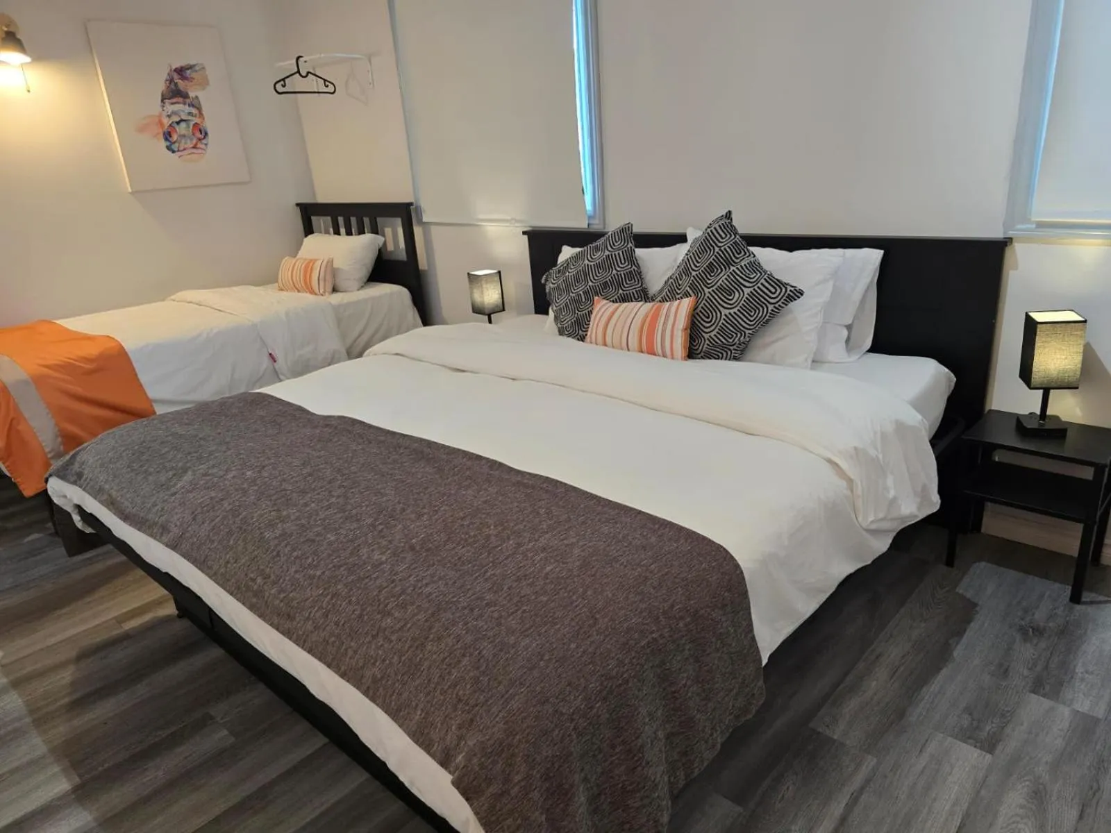 Bed in SHORE VISTA LODGE