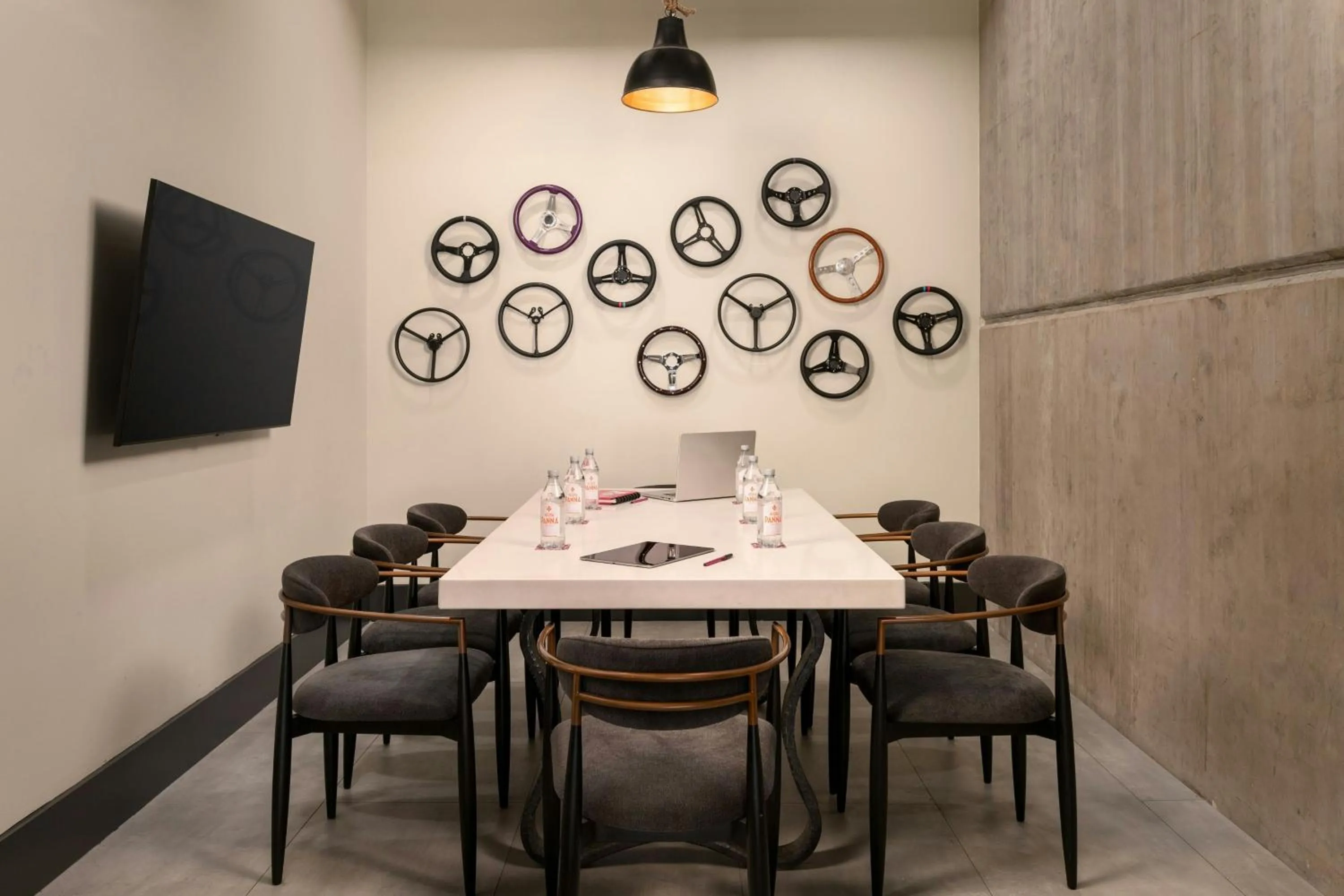 Meeting/conference room in Moxy Columbia Downtown