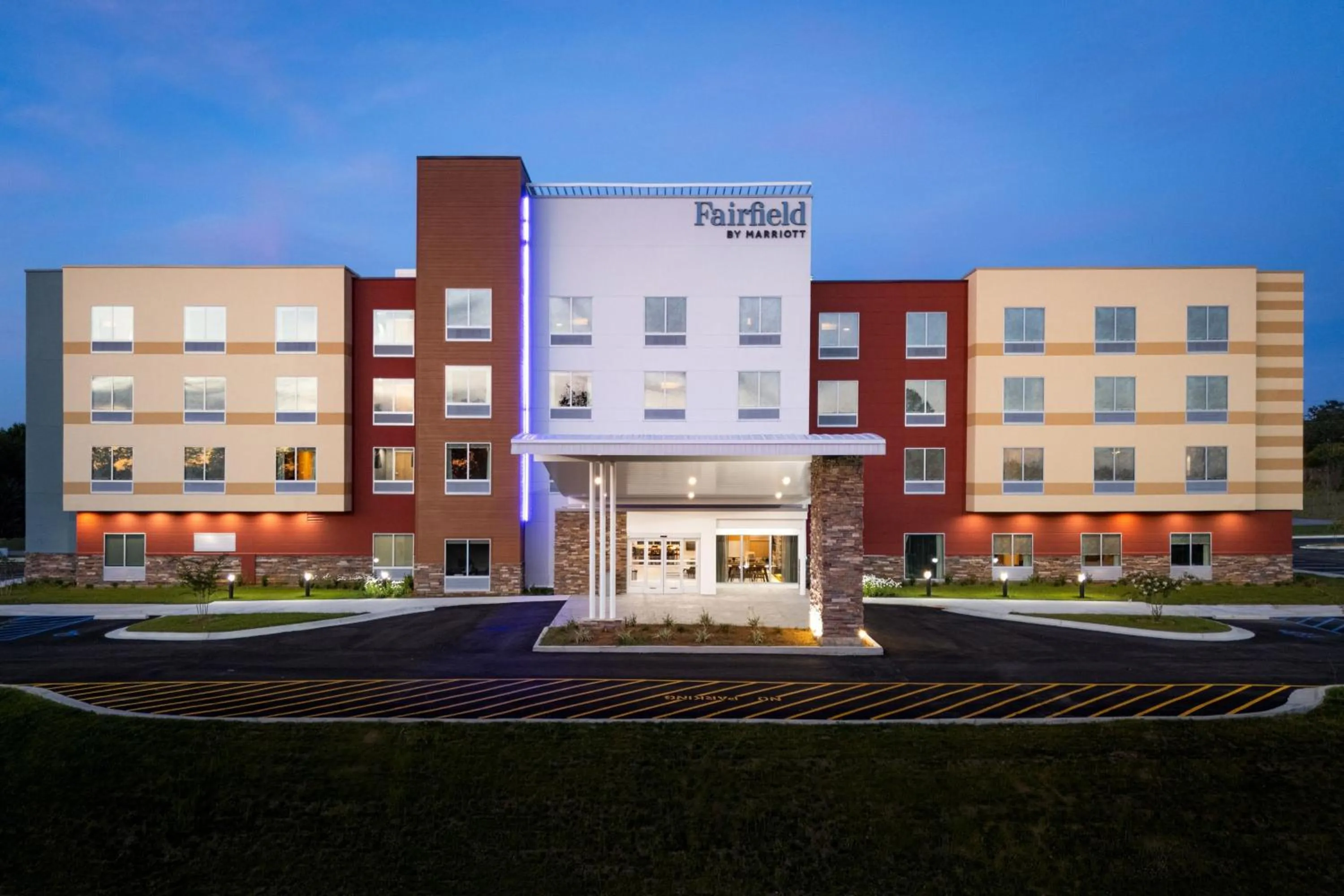 Property building in Fairfield by Marriott Inn & Suites Cullman