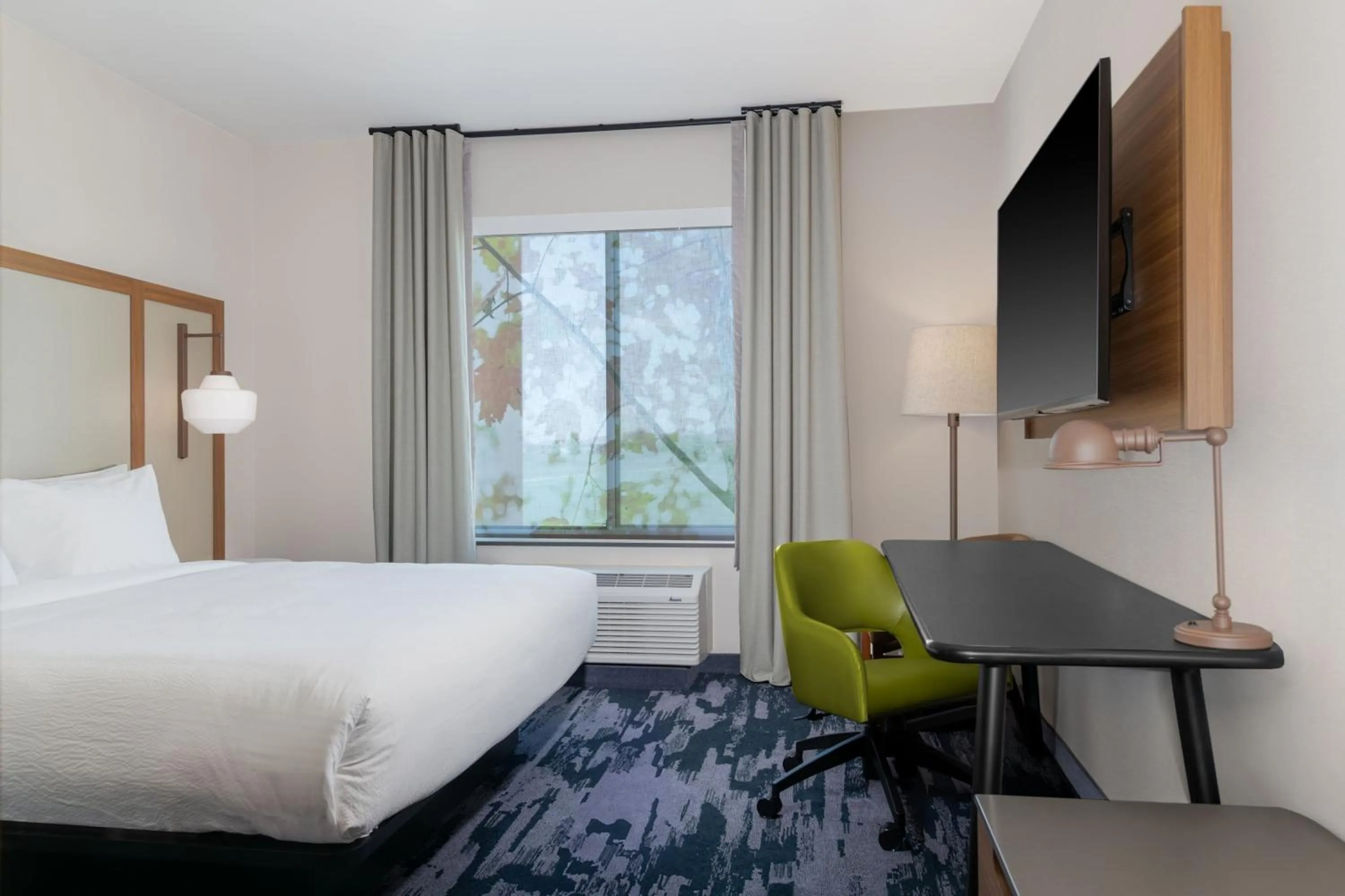 Photo of the whole room, Bed in Fairfield by Marriott Inn & Suites Sioux Center