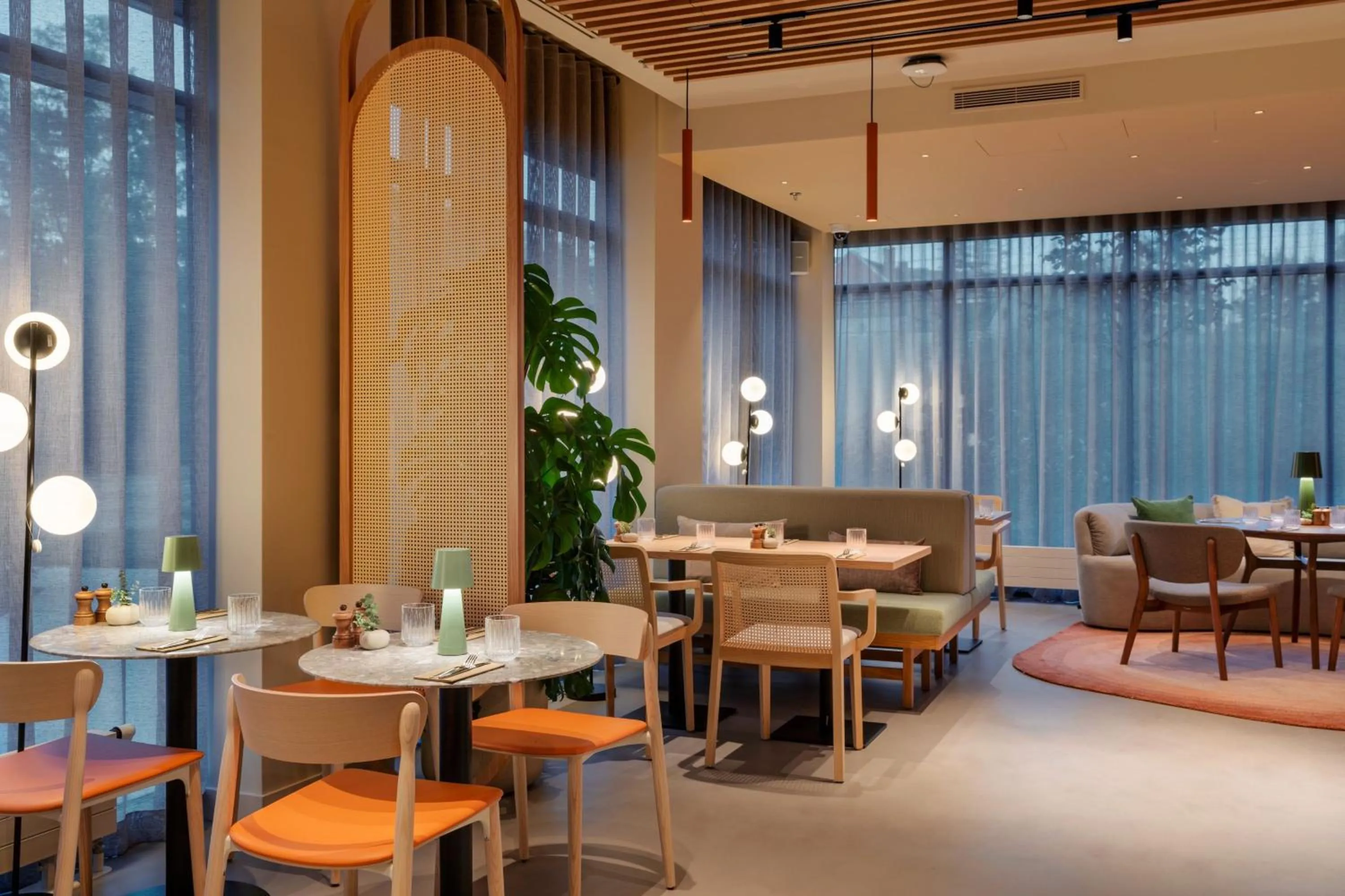 Restaurant/places to eat in Element by Westin Wroclaw